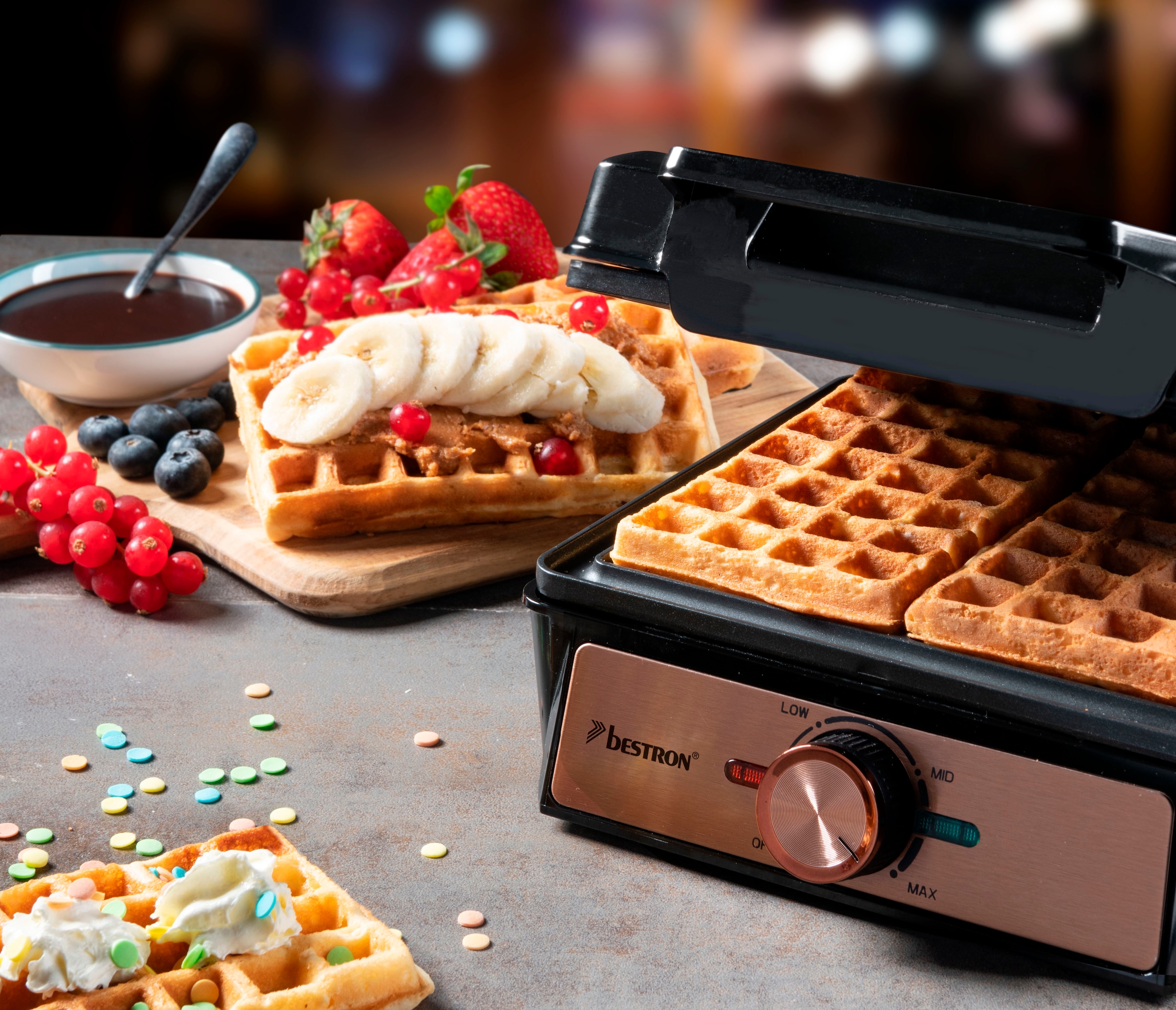 bestron Waffeleisen »AWM100CO«, 1600 W, für belgische Waffeln, Brüsseler Waffeleisen