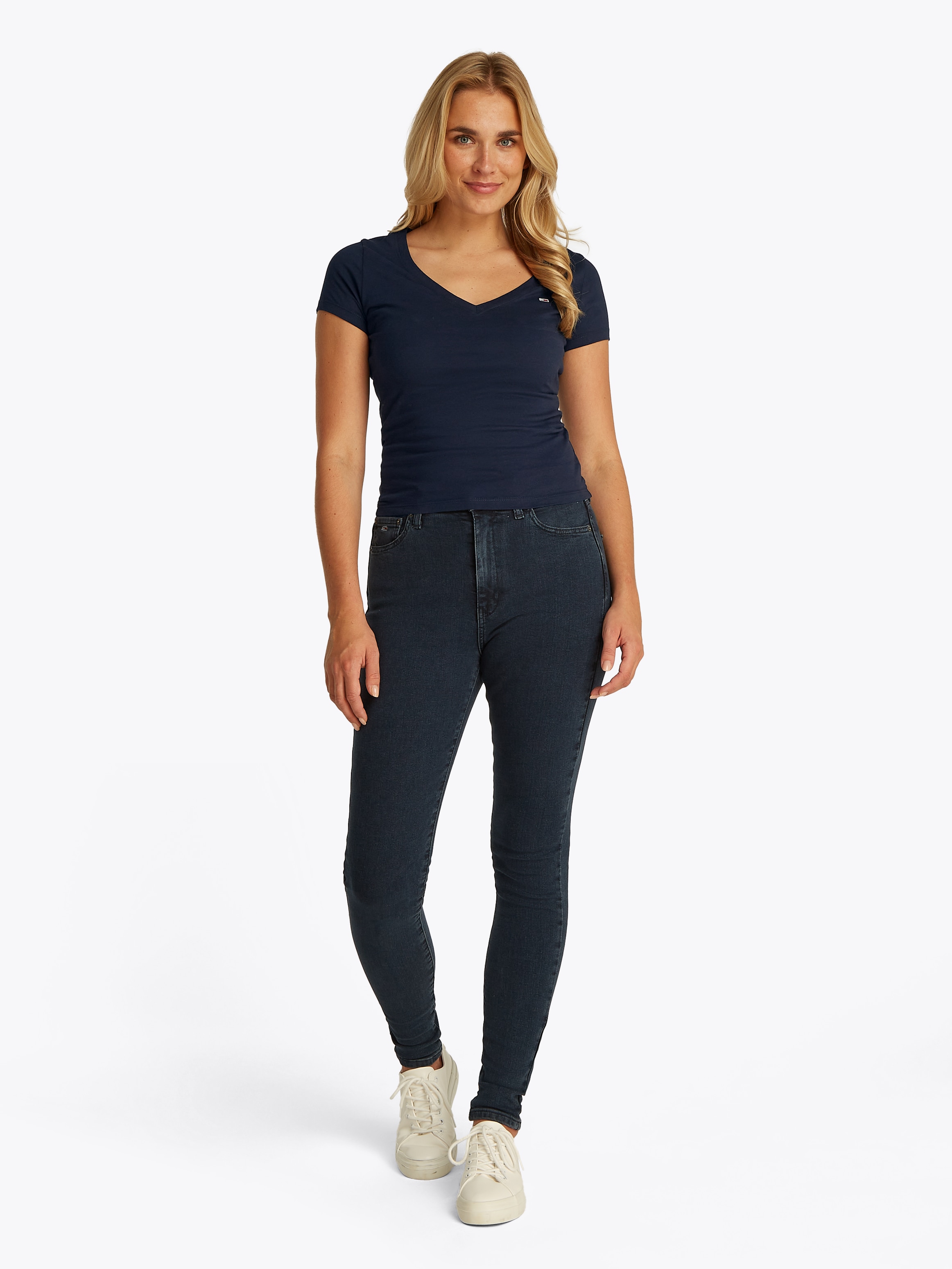 Tommy Jeans T-Shirt »TJW SLIM V-NECK TEE«, mit Logo-Stickerei
