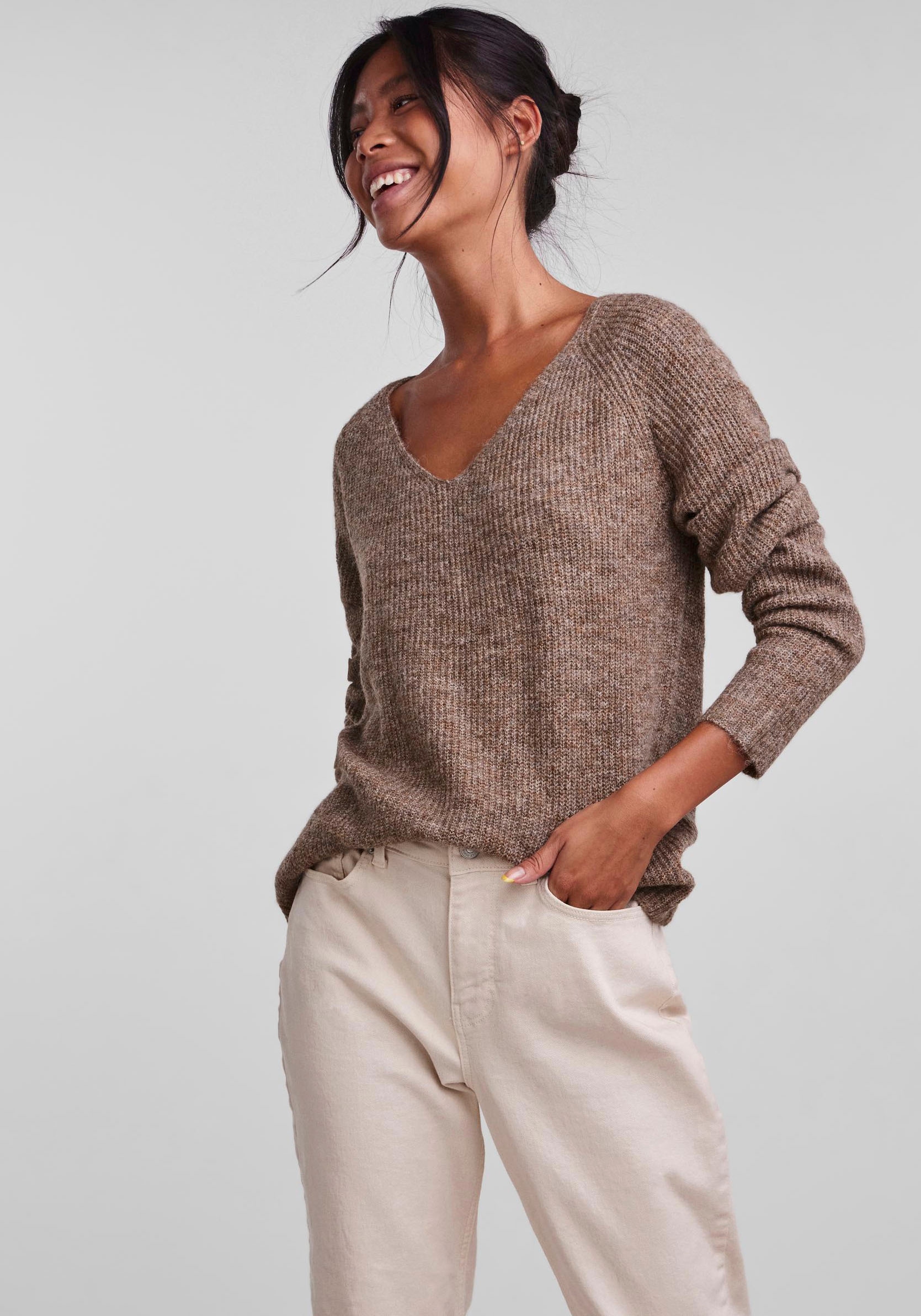pieces V-Ausschnitt-Pullover »PCELLEN LS V-NECK KNIT NOOS BC«, mit Wolle