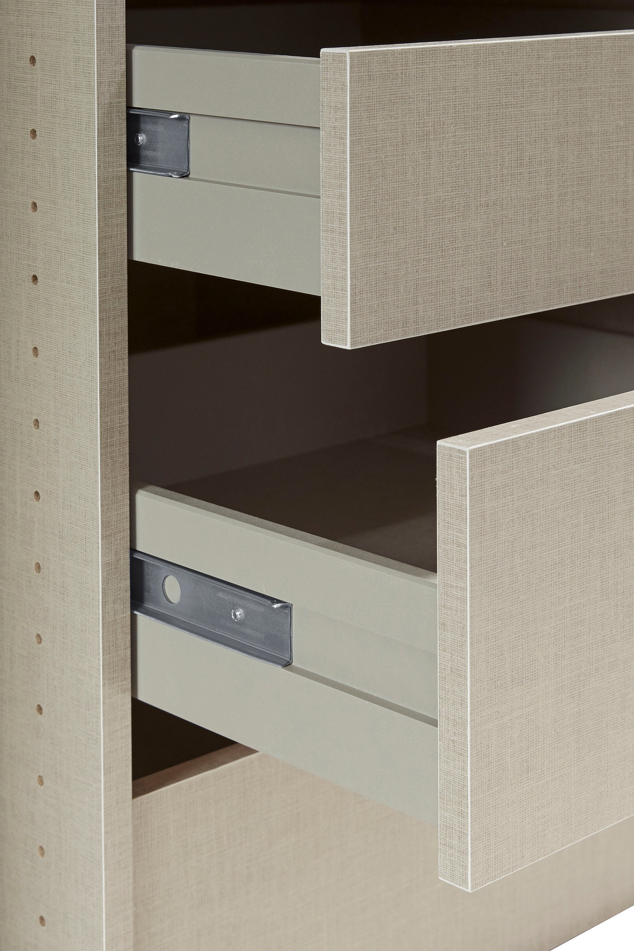 rauch Schwebetürenschrank »Kleiderschrank Schrank Garderobe TOPSELLER OTELI inkl. Inneneinteilung«, mit 3 Innenschubladen sowie zusätzlichen Einlegeböden MADE IN GERMANY