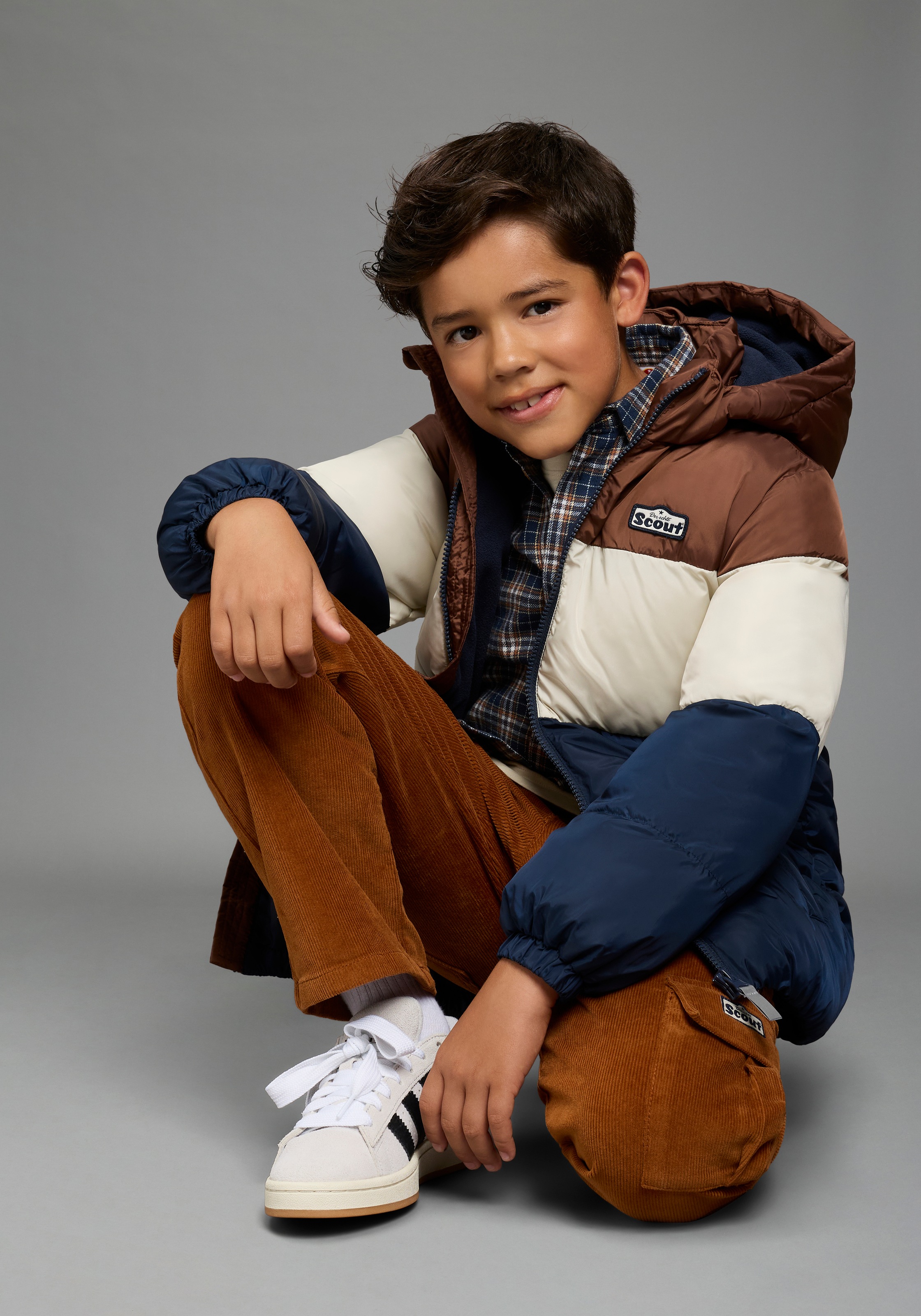 Scout Winterjacke »Warme Jacke in Colorblocking-Style - NEU von SCOUT« mit Kapuze mit Kapuze, abnehmbar, innen mit Fleece gefüttert