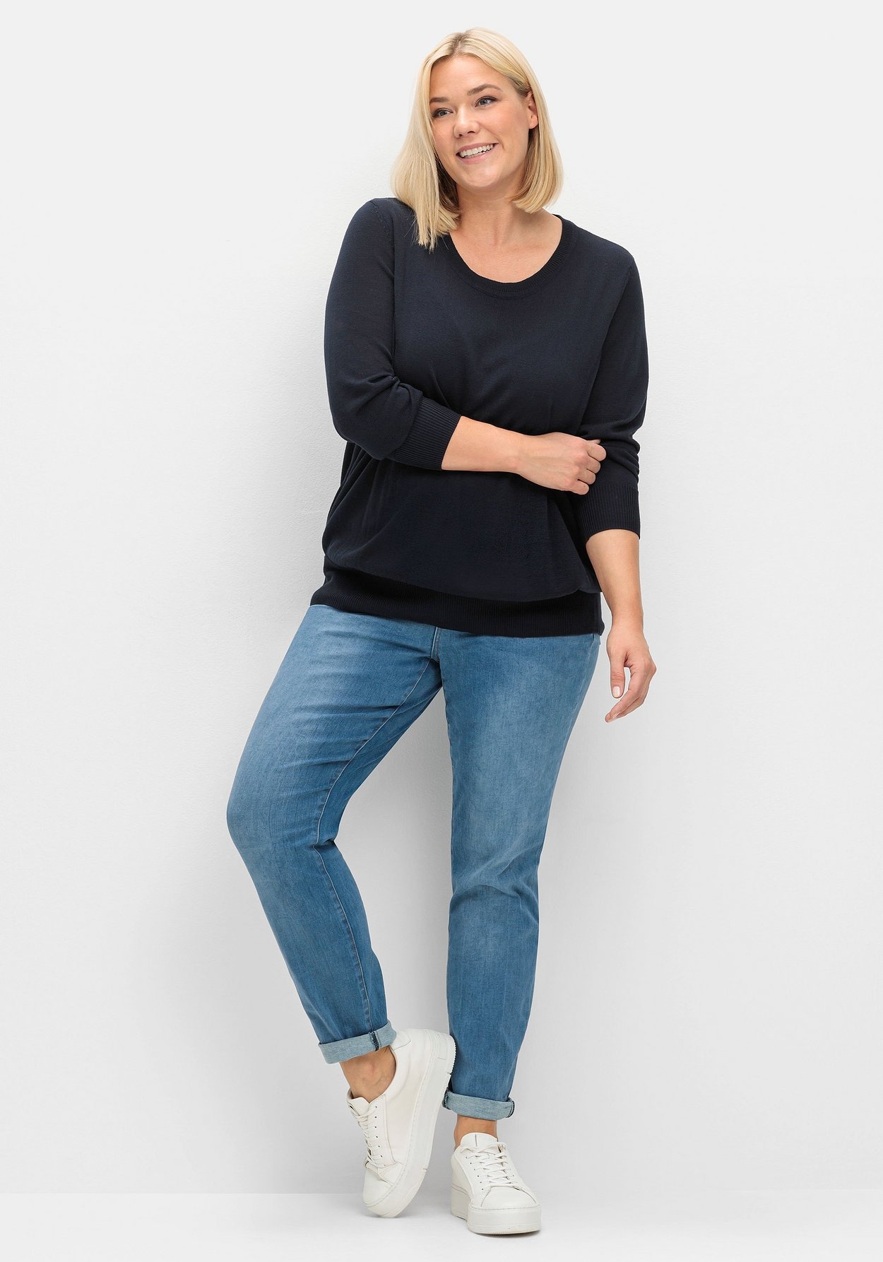 Sheego Rundhalspullover »Pullover aus leichtem Strick, mit Rippbund«, aus leichtem Strick, mit Rippbund