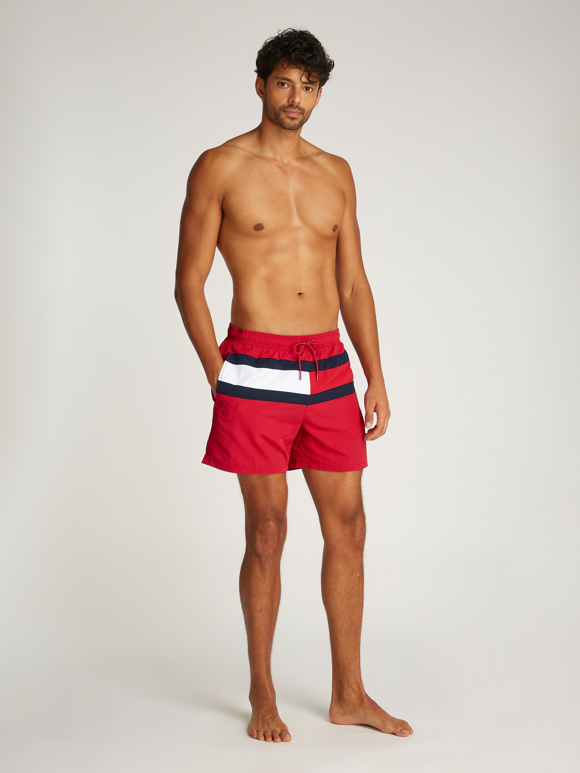 Tommy Hilfiger Swimwear Badeshorts »MEDIUM DRAWSTRING«, mit großem Logo