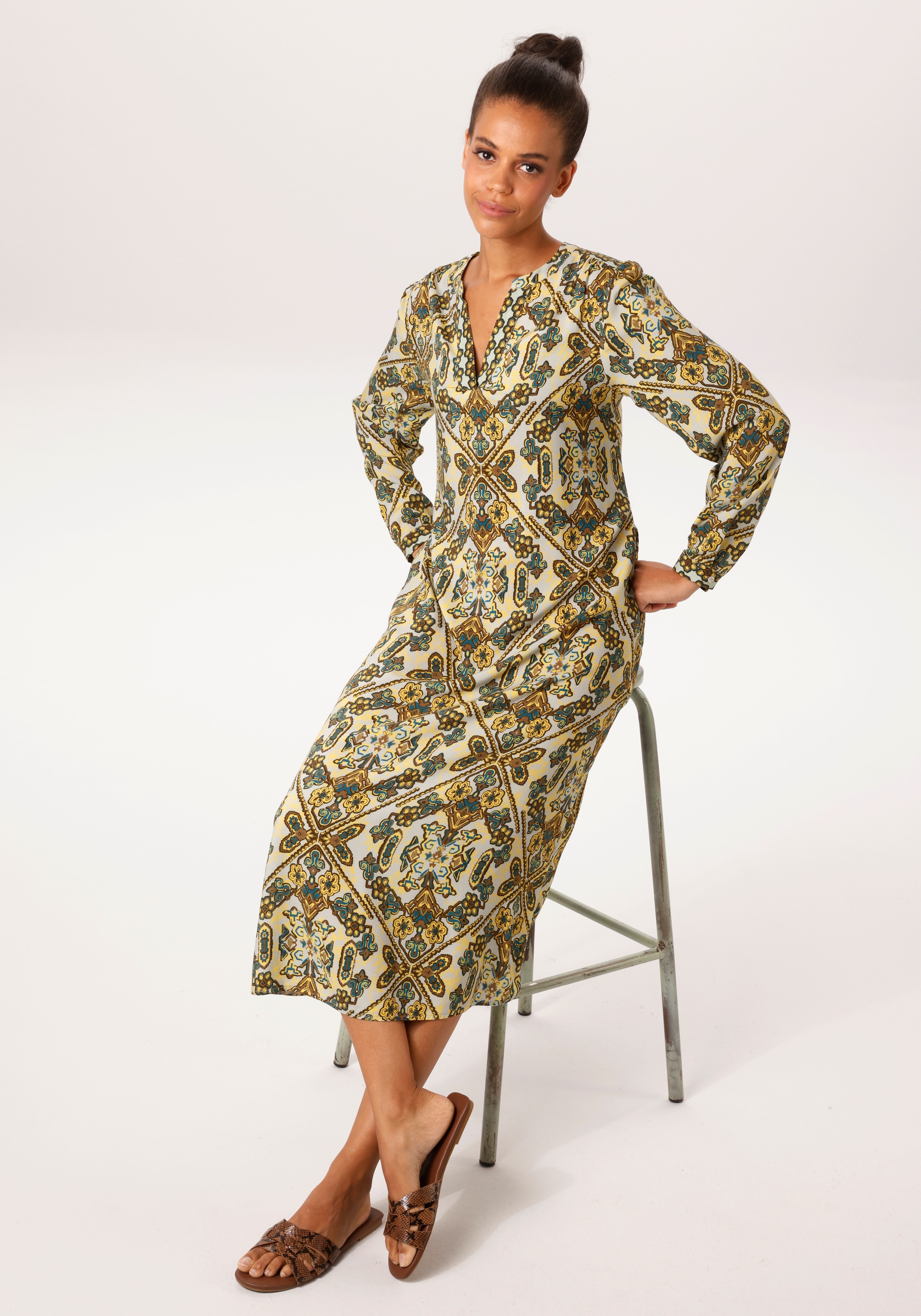 Aniston CASUAL Blusenkleid Eingrifftaschen mit extravagantem, grafischen Druck - NEUE KOLLEKTION