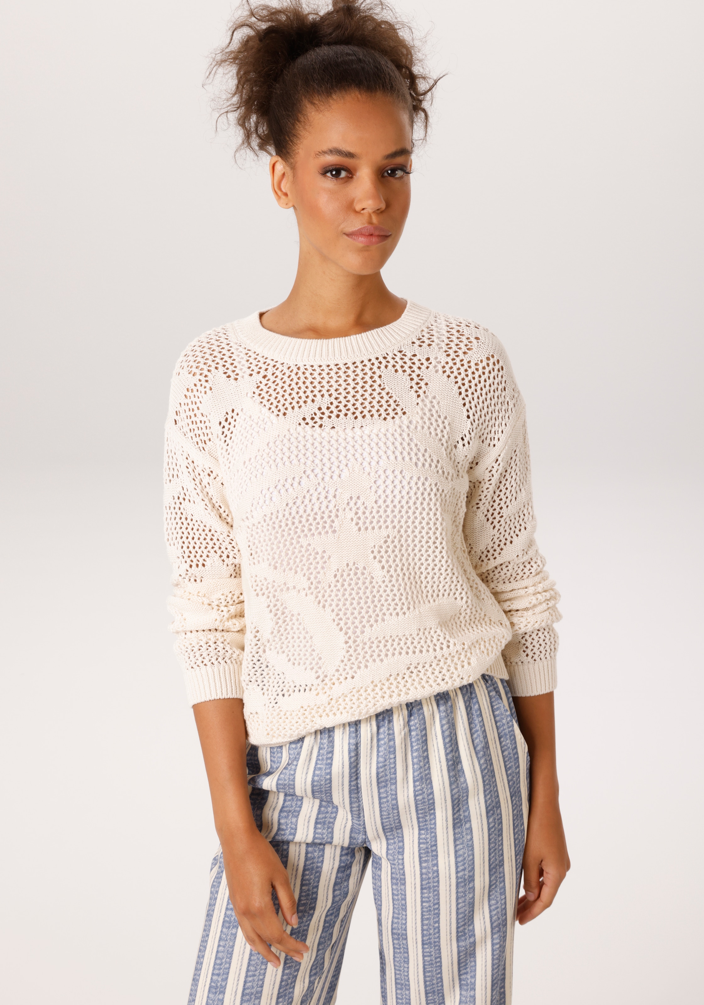 Aniston CASUAL Strickpullover im trendigen Ajour-Muster mit eingestrickten Motiven - NEUE KOLLEKTION