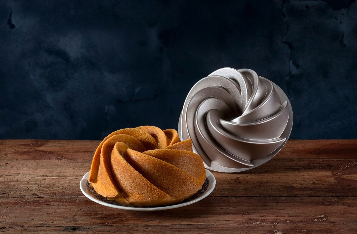 Dr. Oetker Küchenhelfer Gugelhupfform »Twist« Gugelhupfform, Backform Twist, +230°, Antihaftbeschichtung