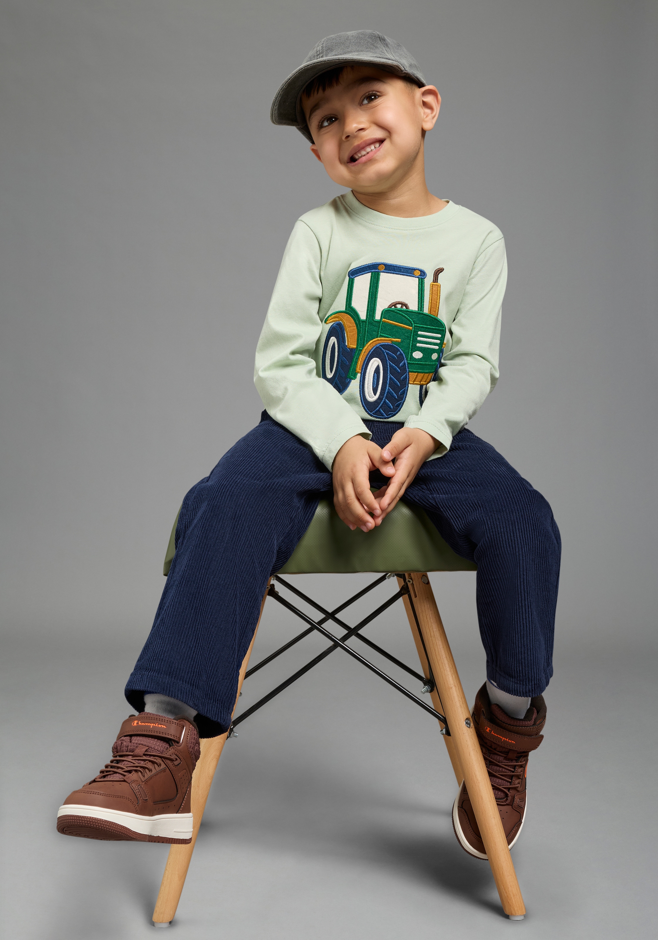 KIDSWORLD Cordhose »Breitcord-Cordhose«  lange, gerade Passform, für Jungen, modischer Basic-Style