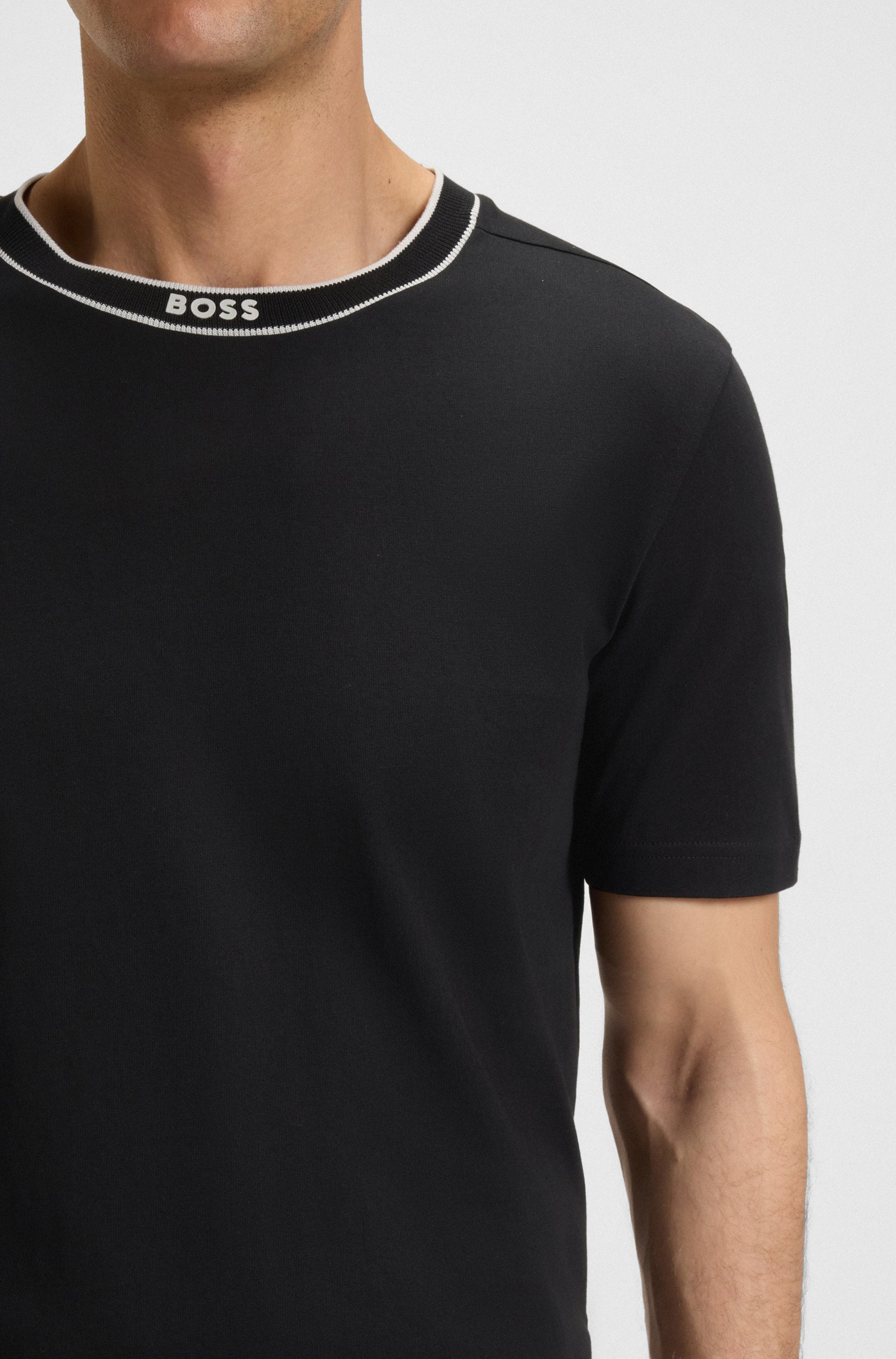 BOSS GREEN T-Shirt »Tee«, mit Streifendetail am Ausschnitt