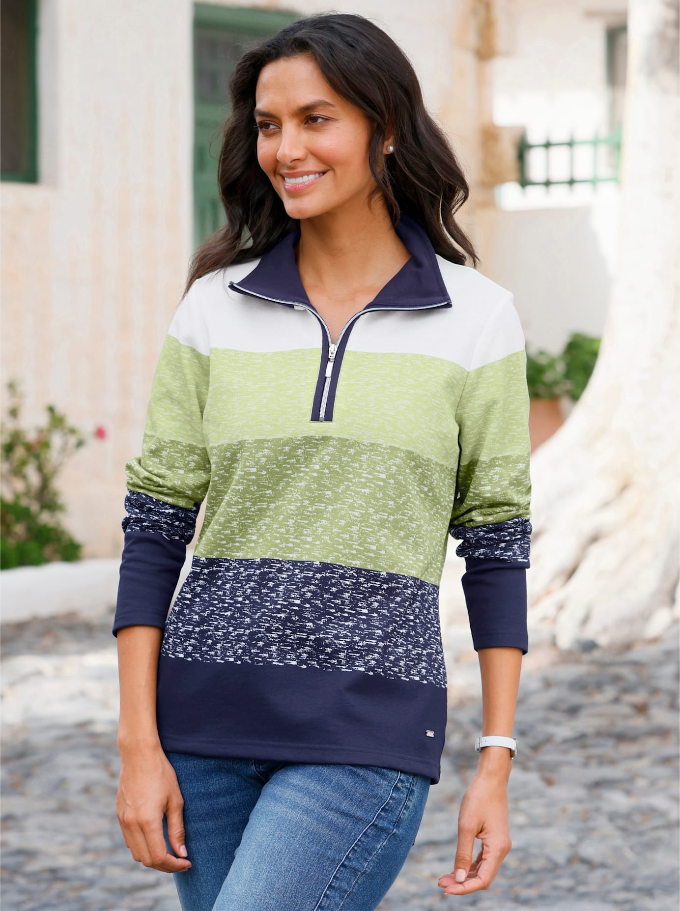 Casual Looks Sweatshirt
