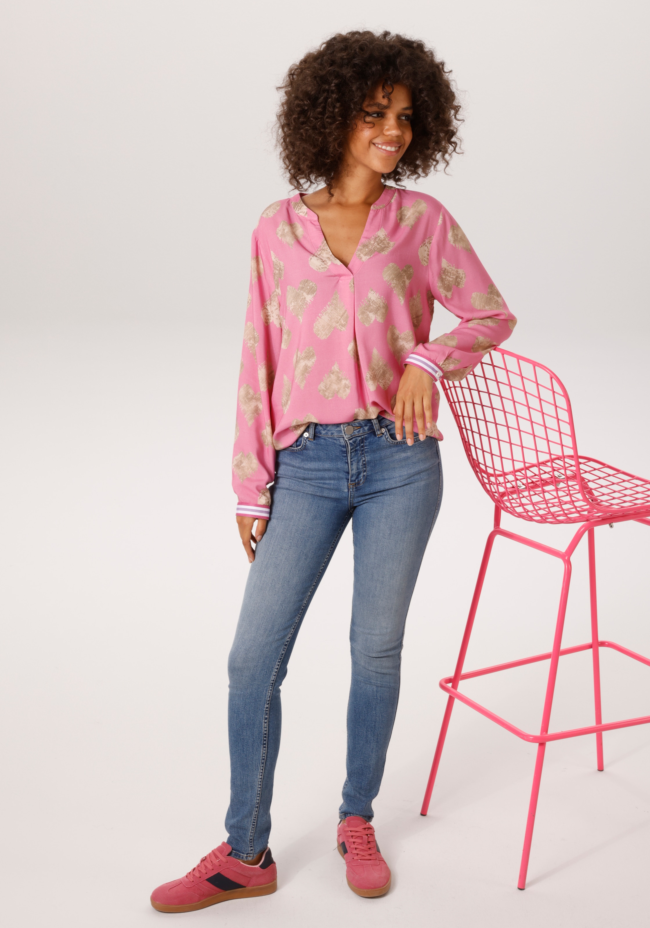 Aniston CASUAL Schlupfbluse mit kunstvollen Herzen bedruckt - NEUE KOLLEKTION