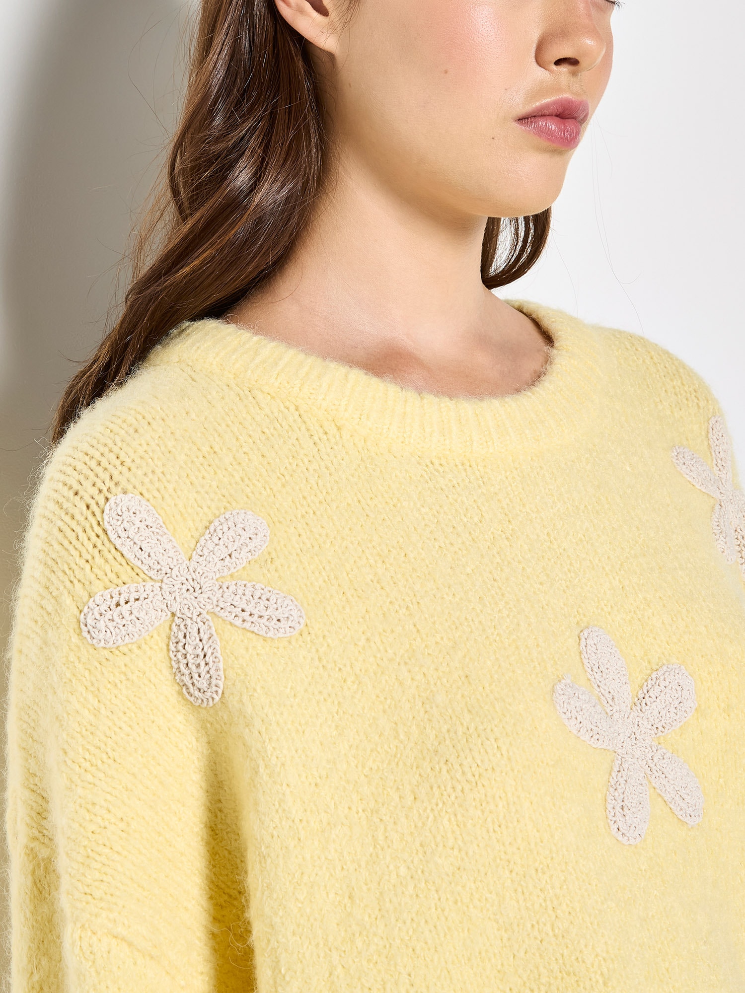 Apricot Strickpullover »Strickpullover« mit Gänseblümchen-Applikation