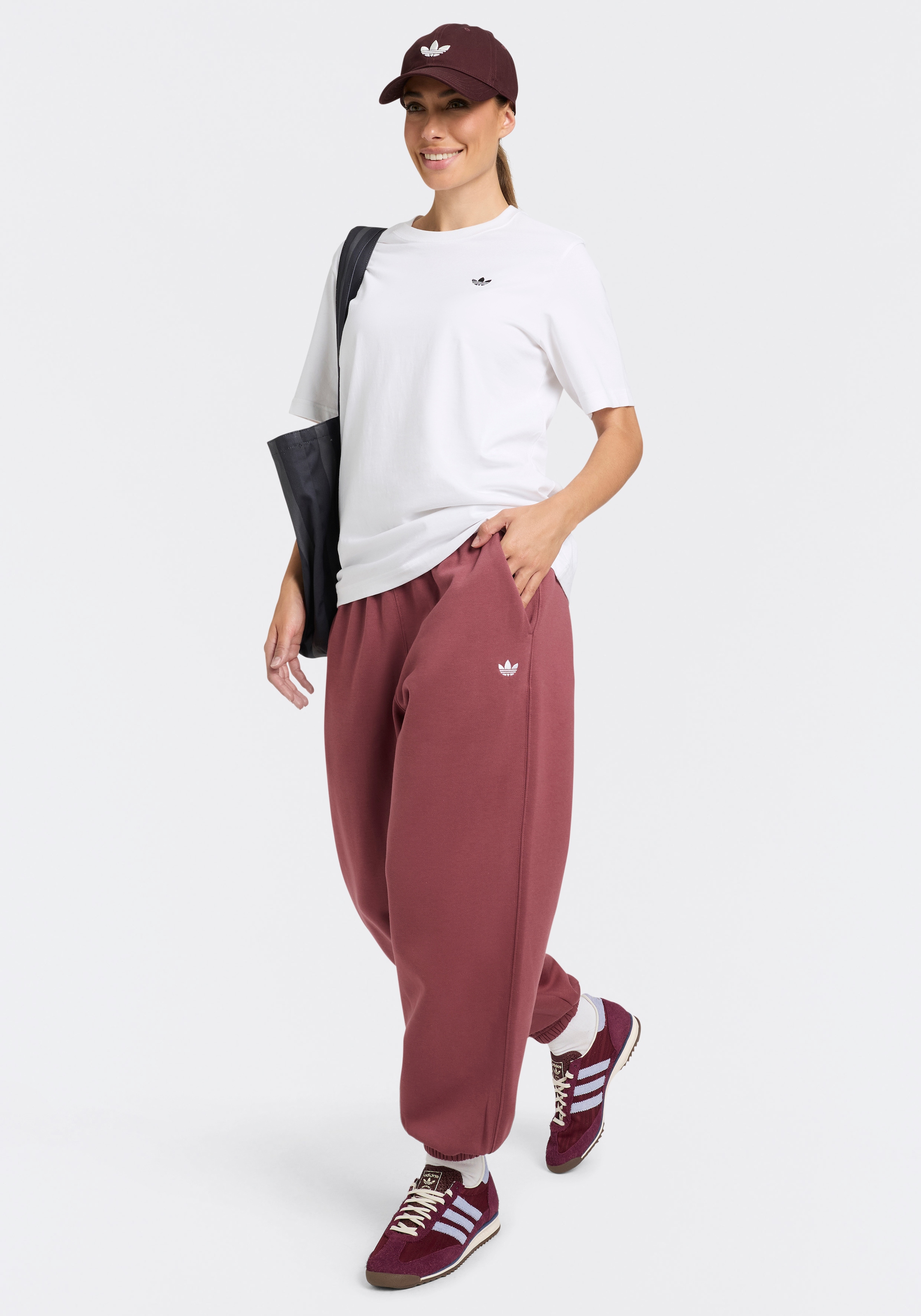 adidas Originals T-Shirt »ESSENTIALS, LOCKER GESCHNITTEN« für Erwachsene, mit sportlichem Stil, Kurzarmdesign, ohne Verschluss
