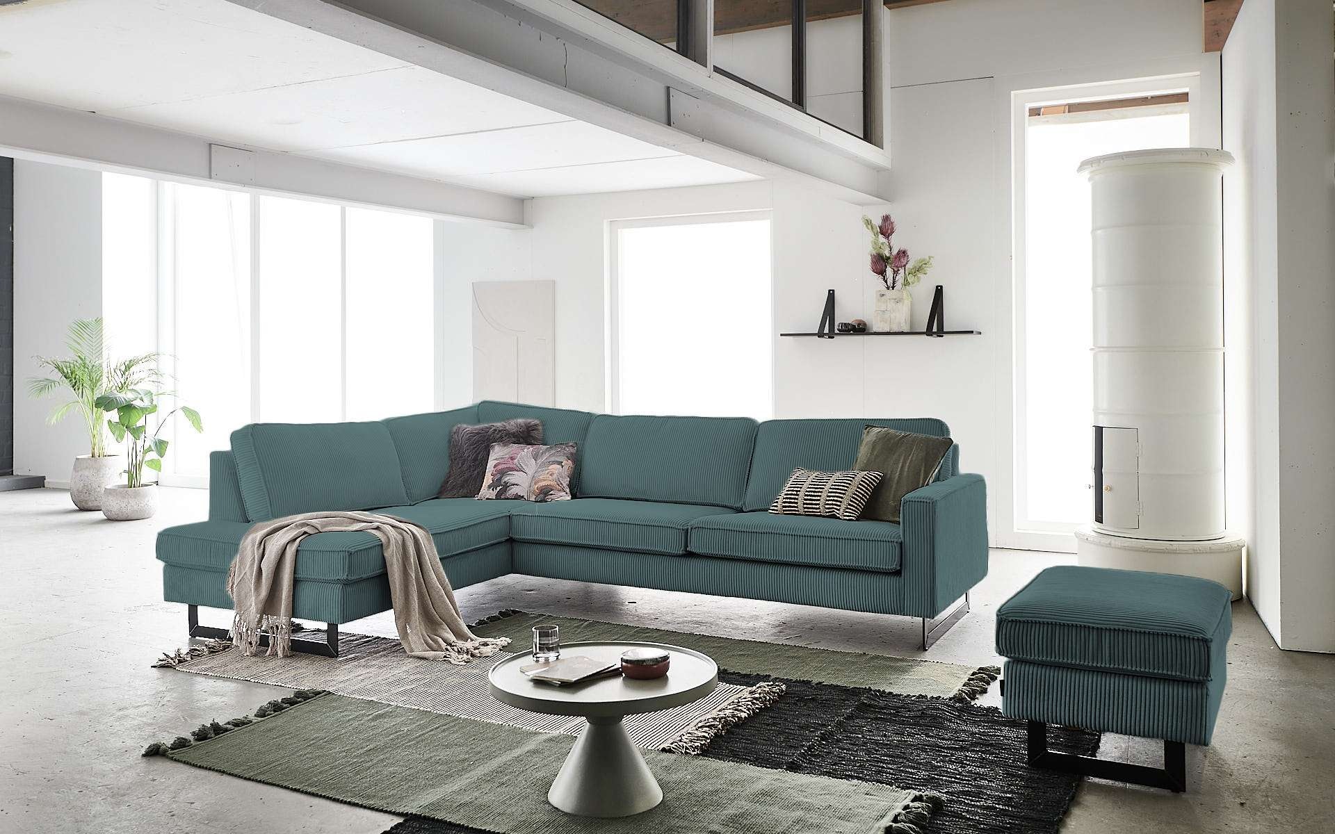 Places of Style Ecksofa »Pinto, 290 cm, Cord, Chenille, Lederoptik, Ottomane links / rechts«, mit Keder, schwarze Metallfüße, Wellenunterfederung