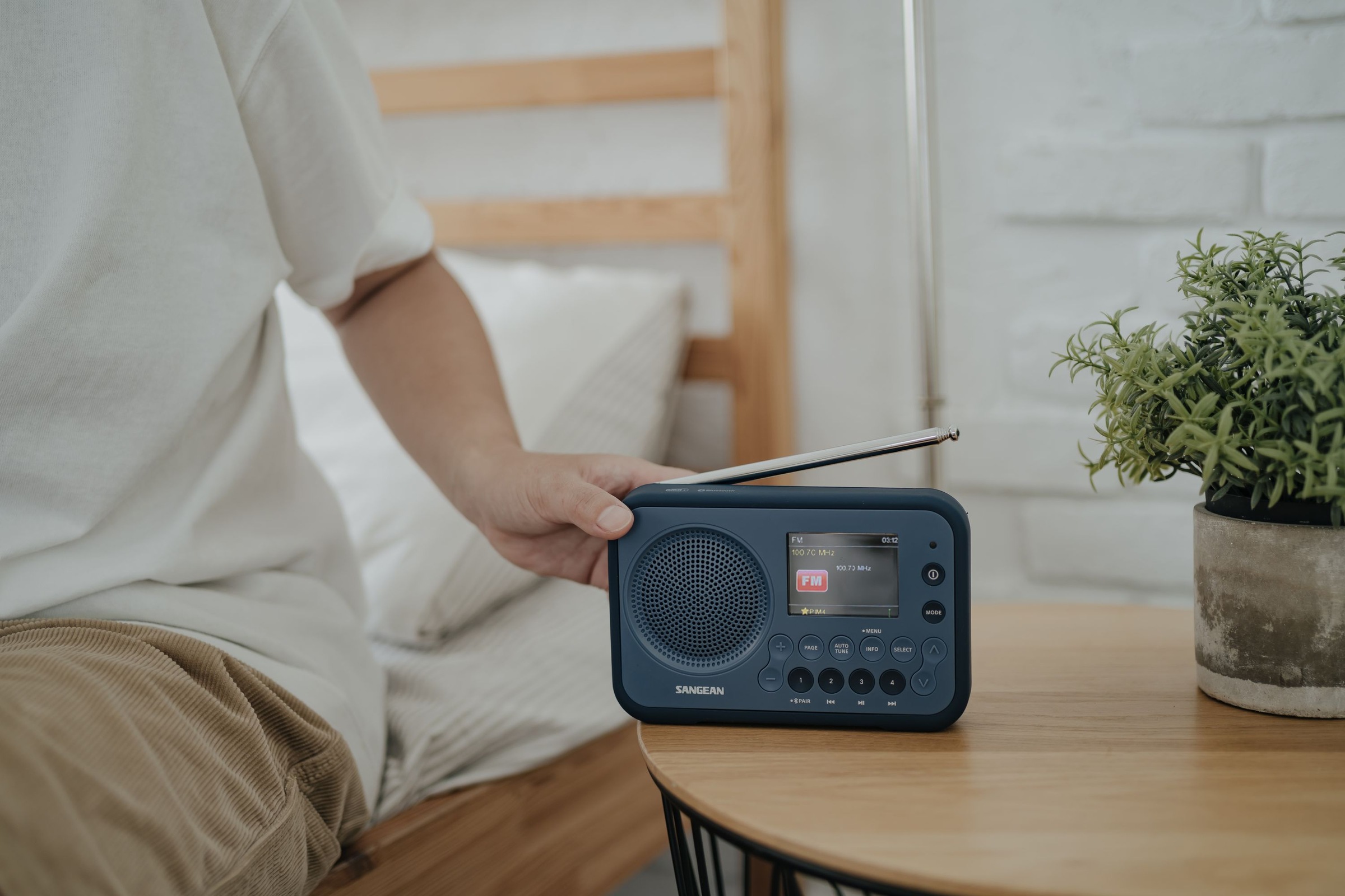 Sangean Digitalradio (DAB+) »SANGEAN DPR-76BT«, (Bluetooth FM-Tuner mit RDS-Digitalradio (DAB+)