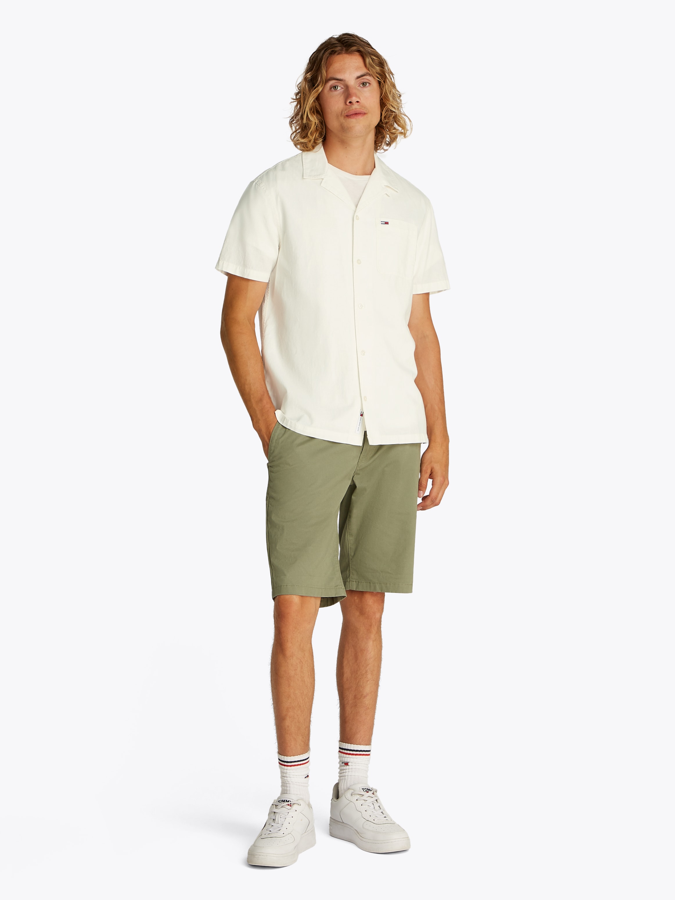 Tommy Jeans Plus Kurzarmhemd »TJM LINEN BLEND CAMP SS EXT«, Mit V-Ausschnitt