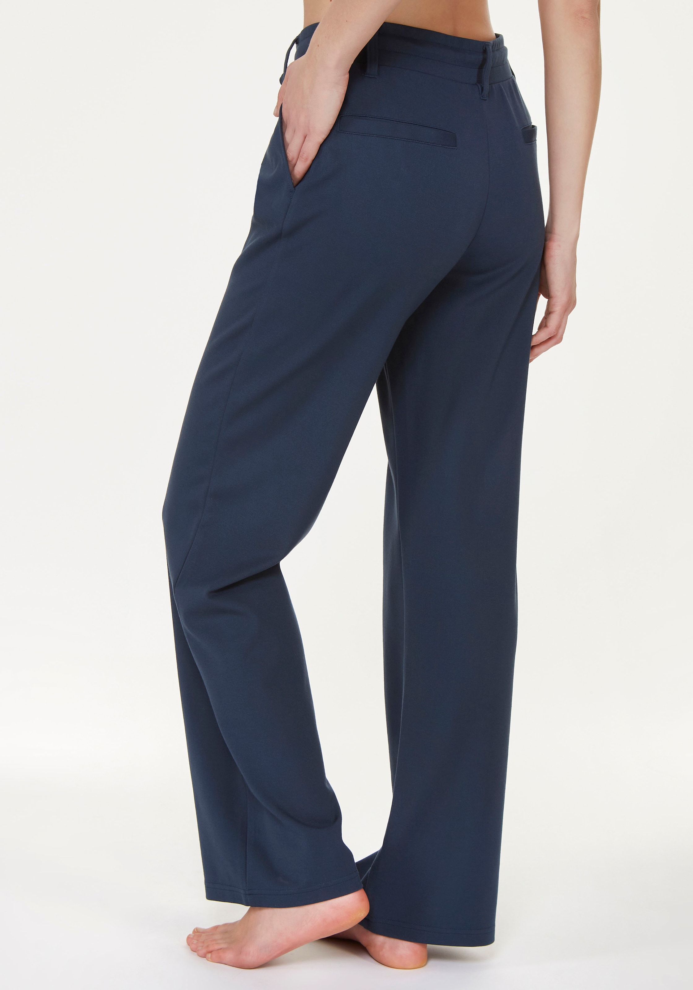 LASCANA Homewearhose, in weich fließendem Material, Loungewear