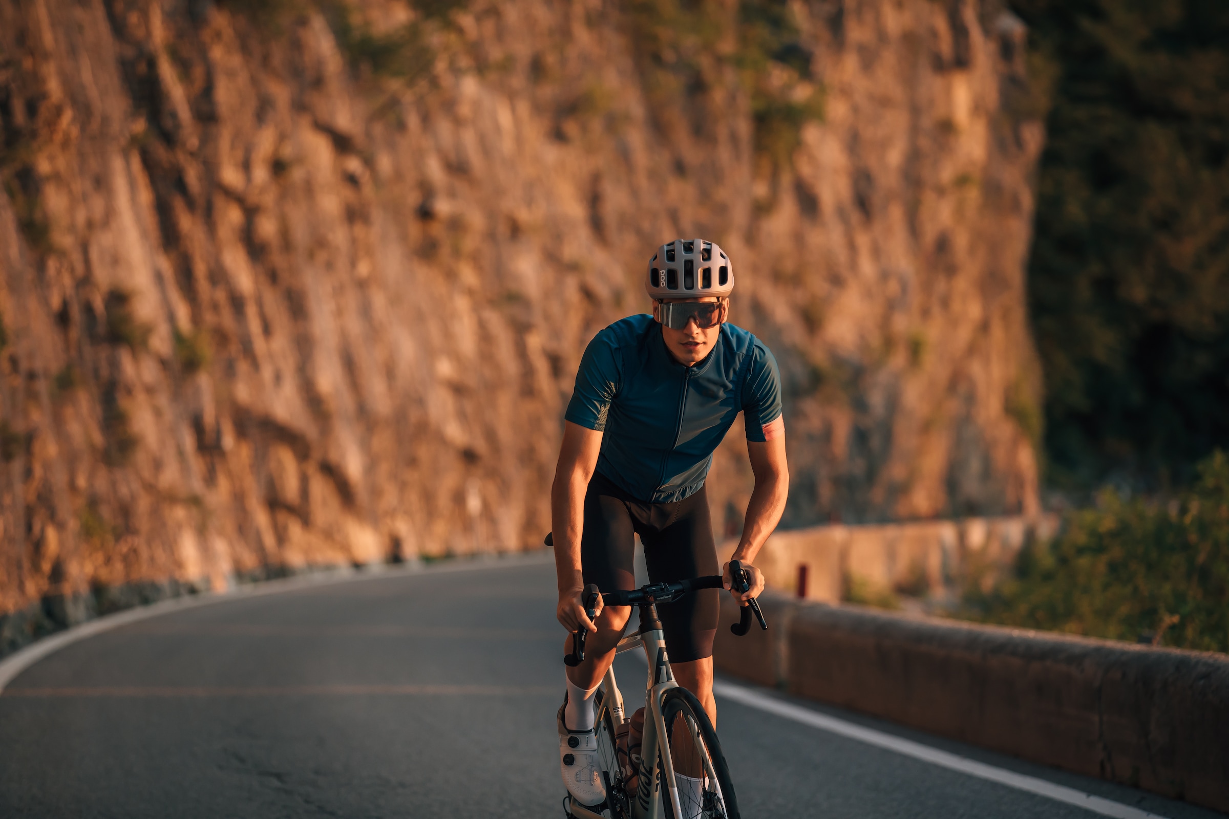 Gonso Funktionsweste »Road Vest Therm M«, Herren Weste mit Rückentasche, atmungsaktive Radweste, Tight Fit