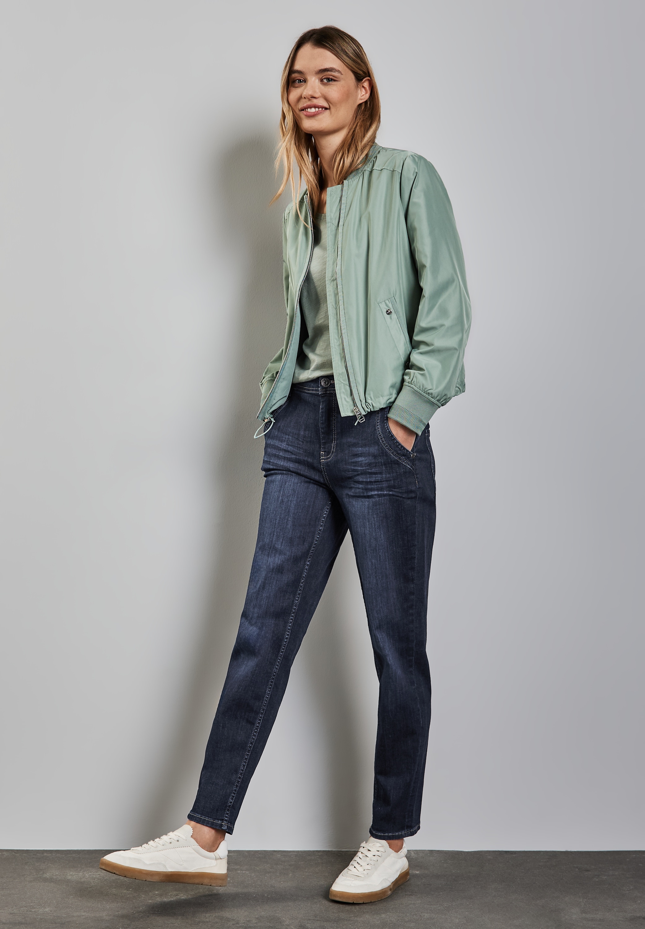 STREET ONE Stretch-Jeans »Style Denim-Mom«, mit Stretch