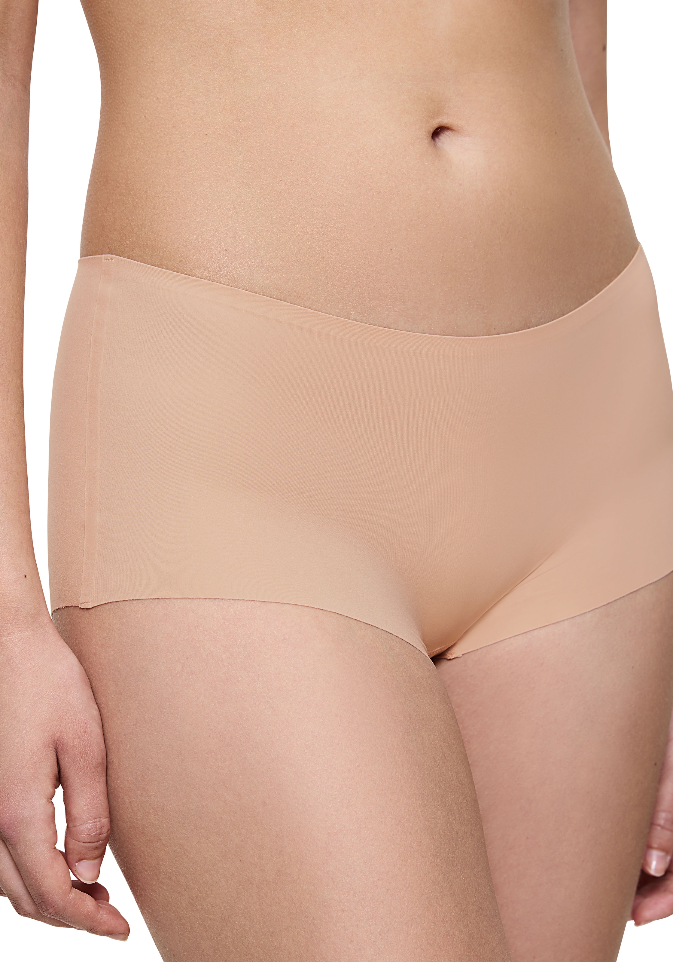 Triumph Slip, mit lasergeschnittenen Kanten
