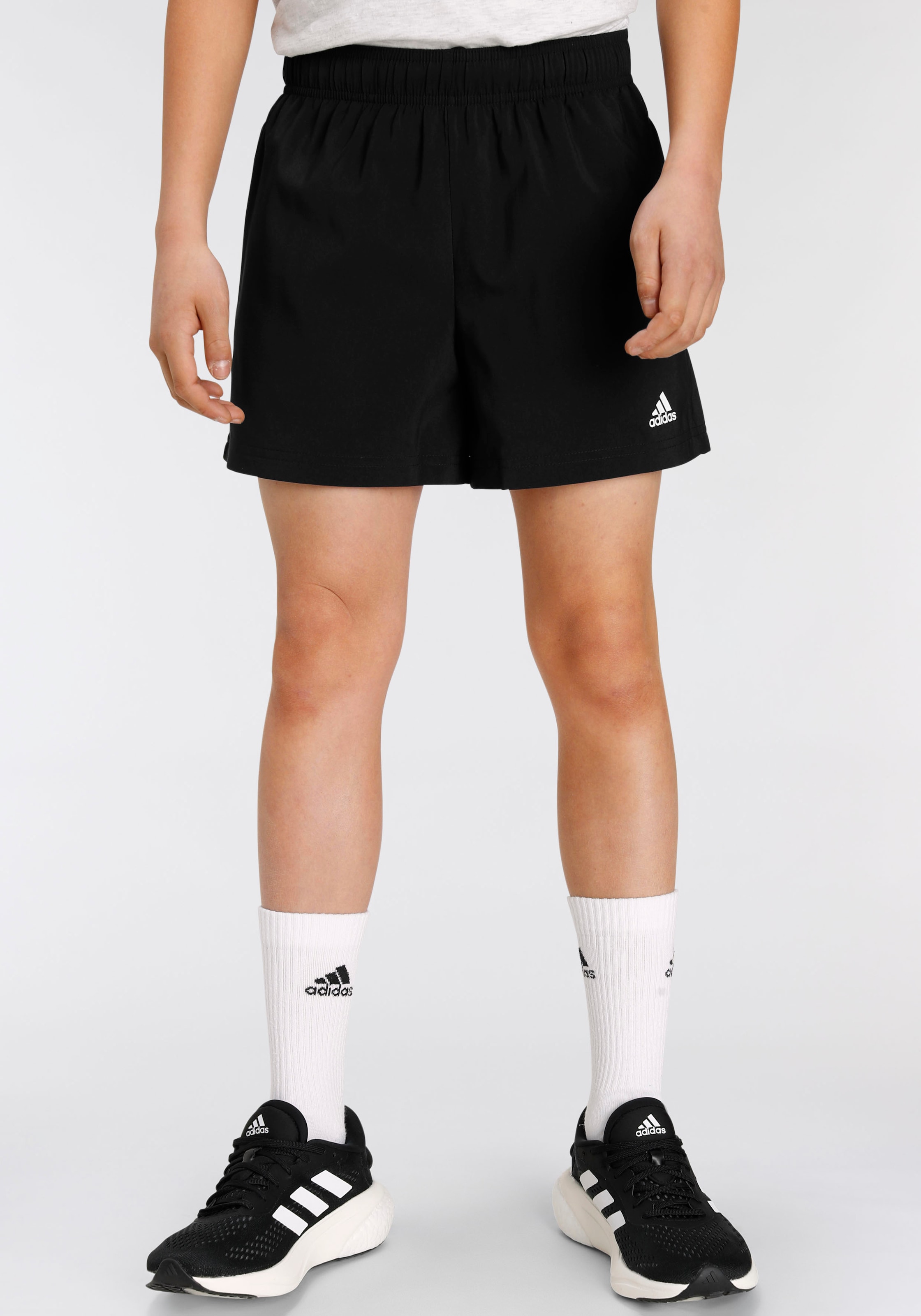 adidas Sportswear Shorts »ESSENTIALS SMALL LOGO CHELSEA«, (1 tlg.)