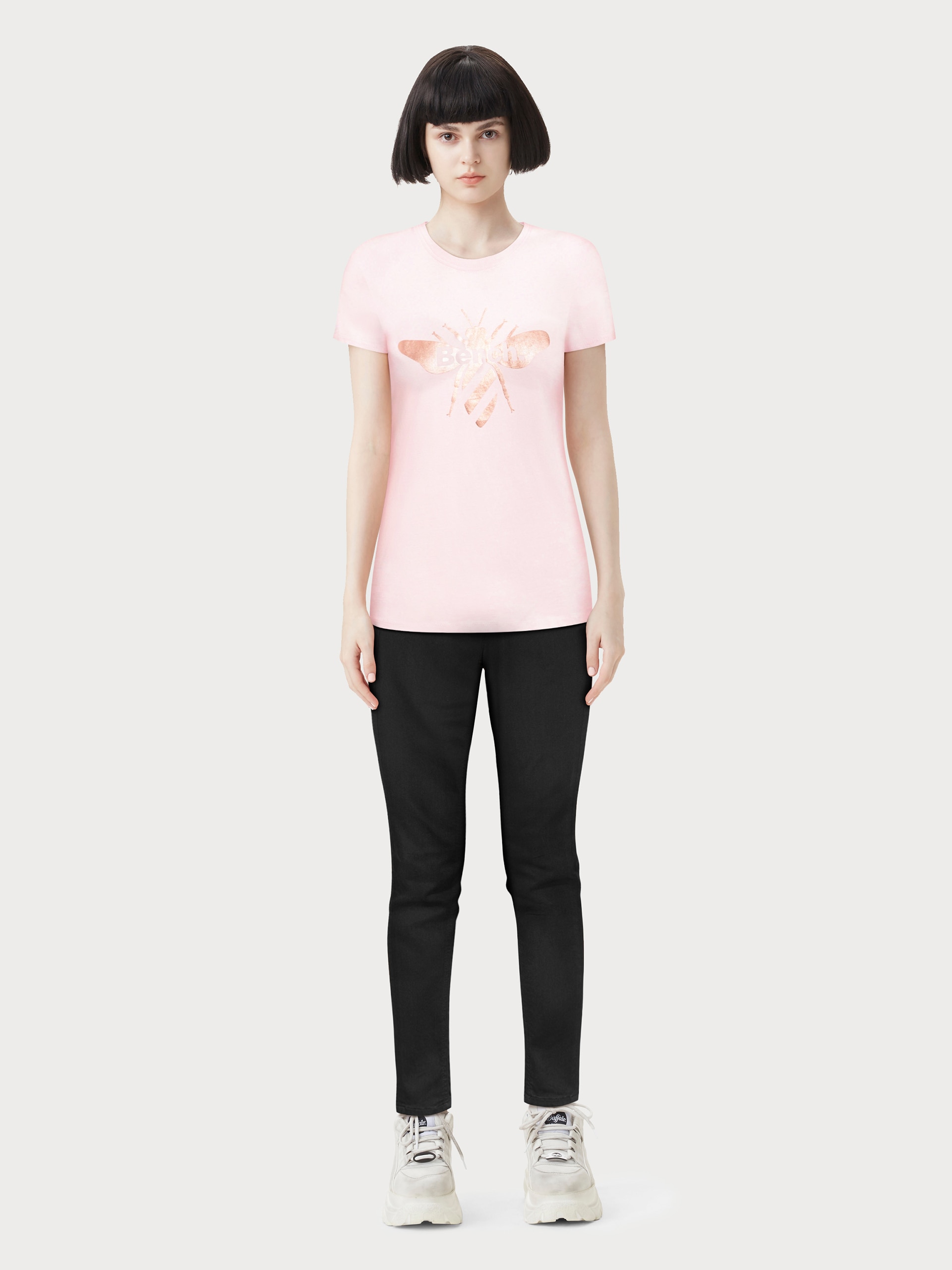 Tommy Jeans Skinny-fit-Jeans »Nora Mid Rise Skinny Fit«, mit Tommy Jeans Logo-Badge & Stickereien