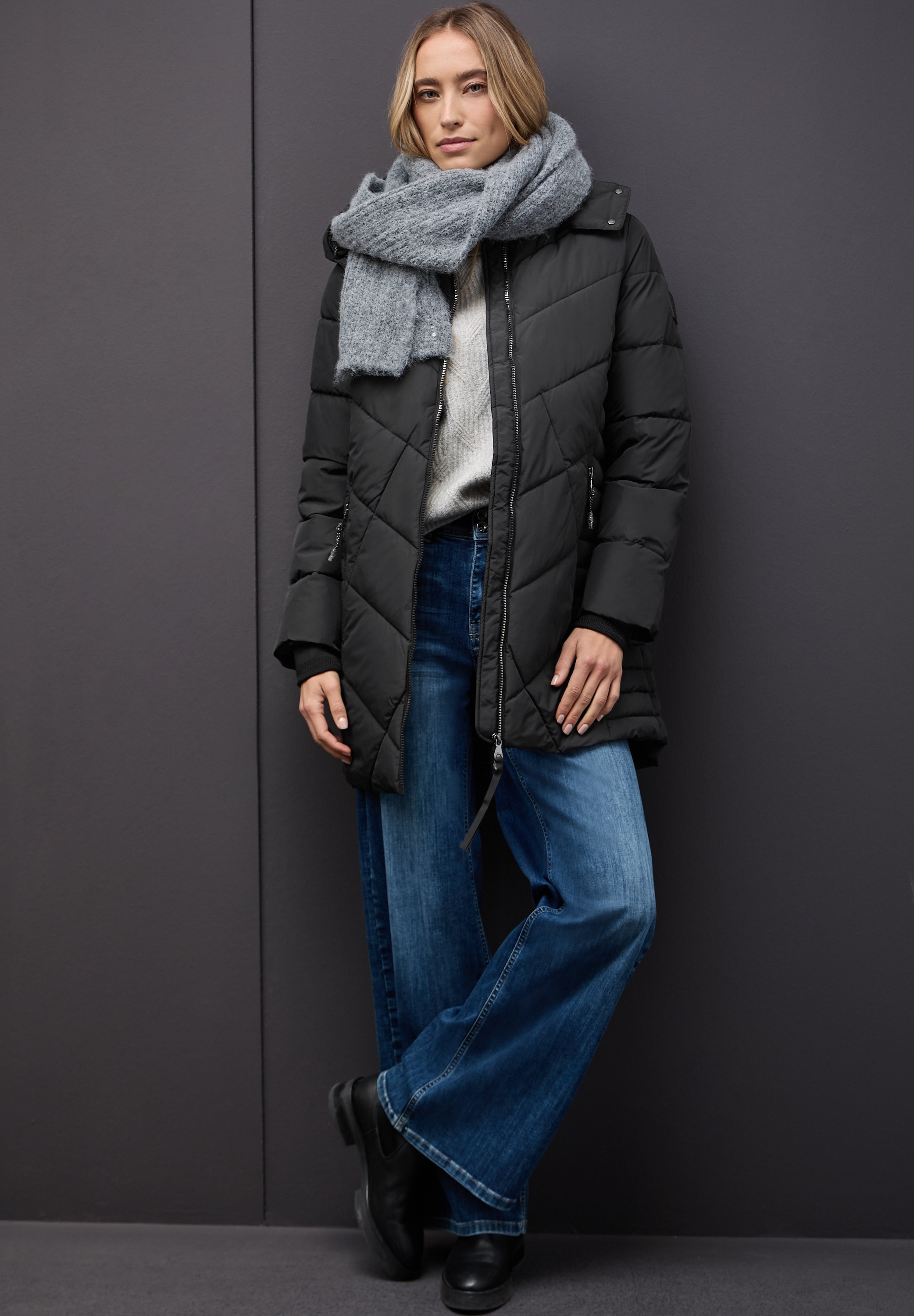 STREET ONE Steppjacke mit Kapuze in Midi-Länge und mit abnehmbarer Kapuze mit Tunnelzug