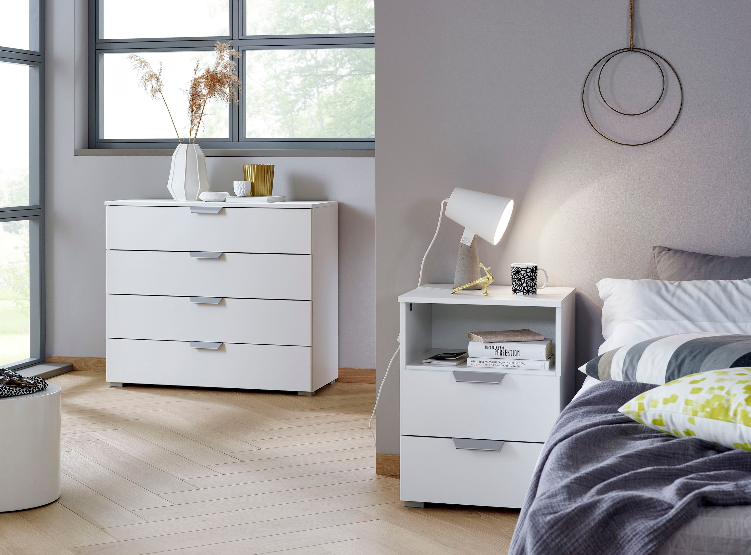 rauch Schubkastenkommode »Sideboard Schubladenkommode ORIAS mit Dekor- oder Hochglanzfront«, mit 4 Schubkästen und 2 Türen sowie Metallgriffen MADE IN GERMANY