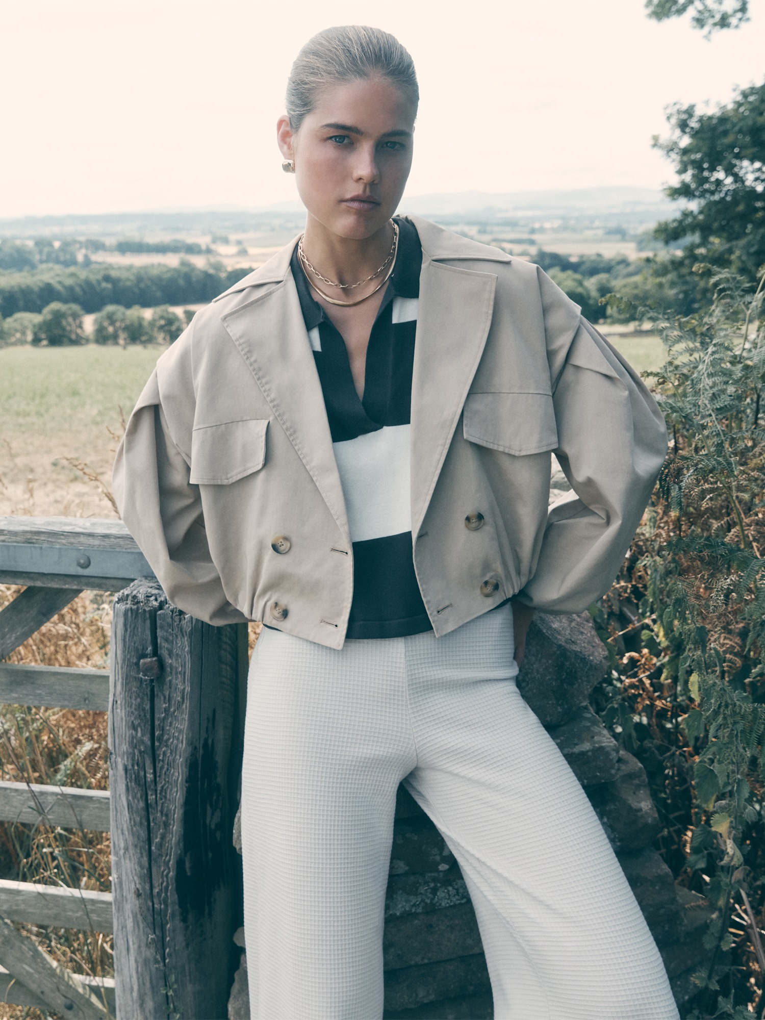Apricot Kurzjacke »Kurzer Trenchcoat« mit auffälligen Knöpfen