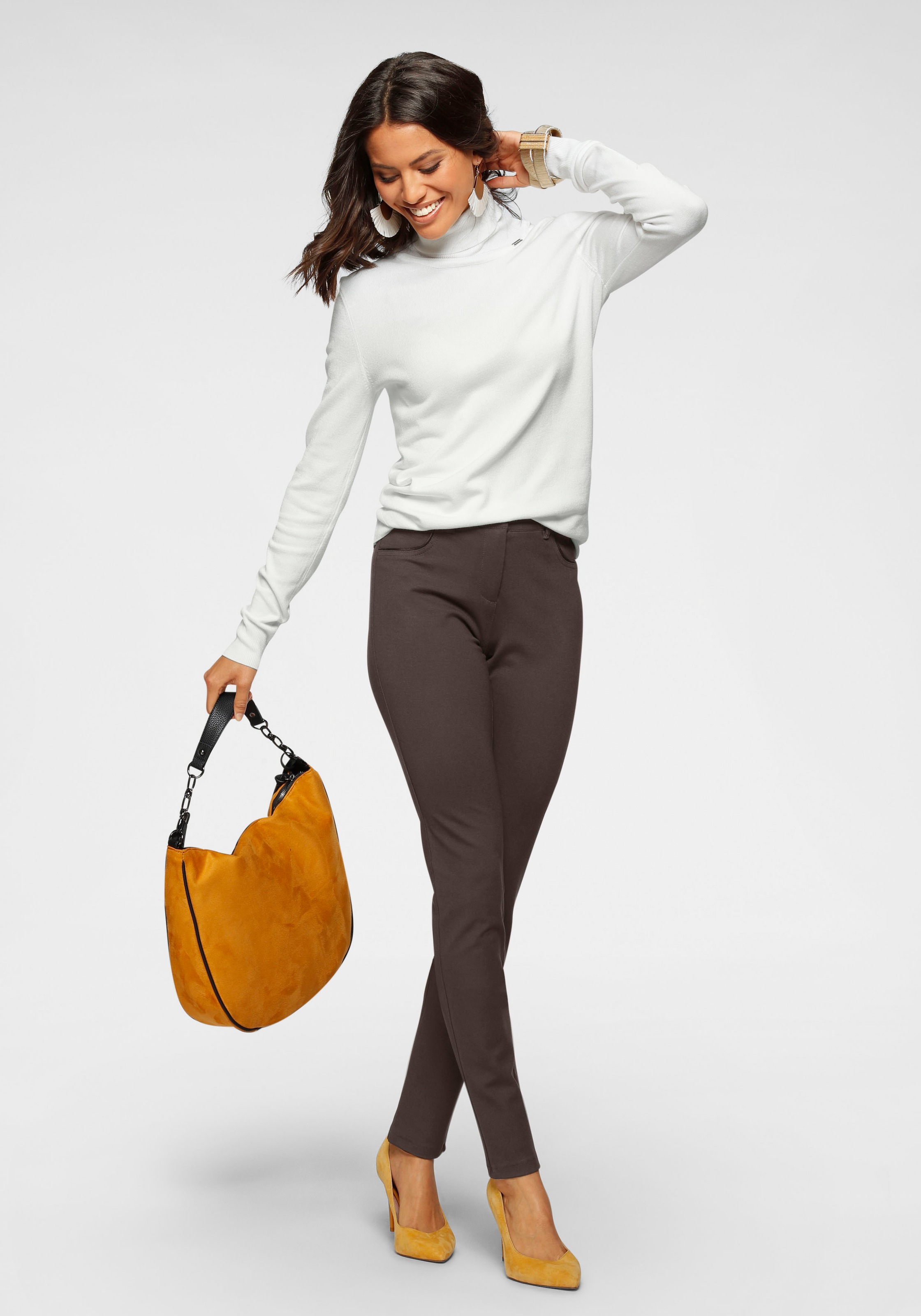 Bruno Banani Rollkragenpullover, mit Metalllogo