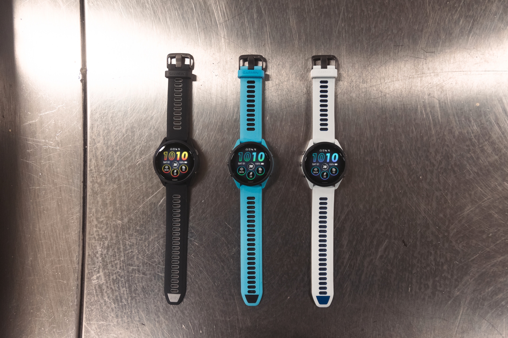 Garmin Smartwatch »FORERUNNER 265 mit Silikon-Armband 22 mm«