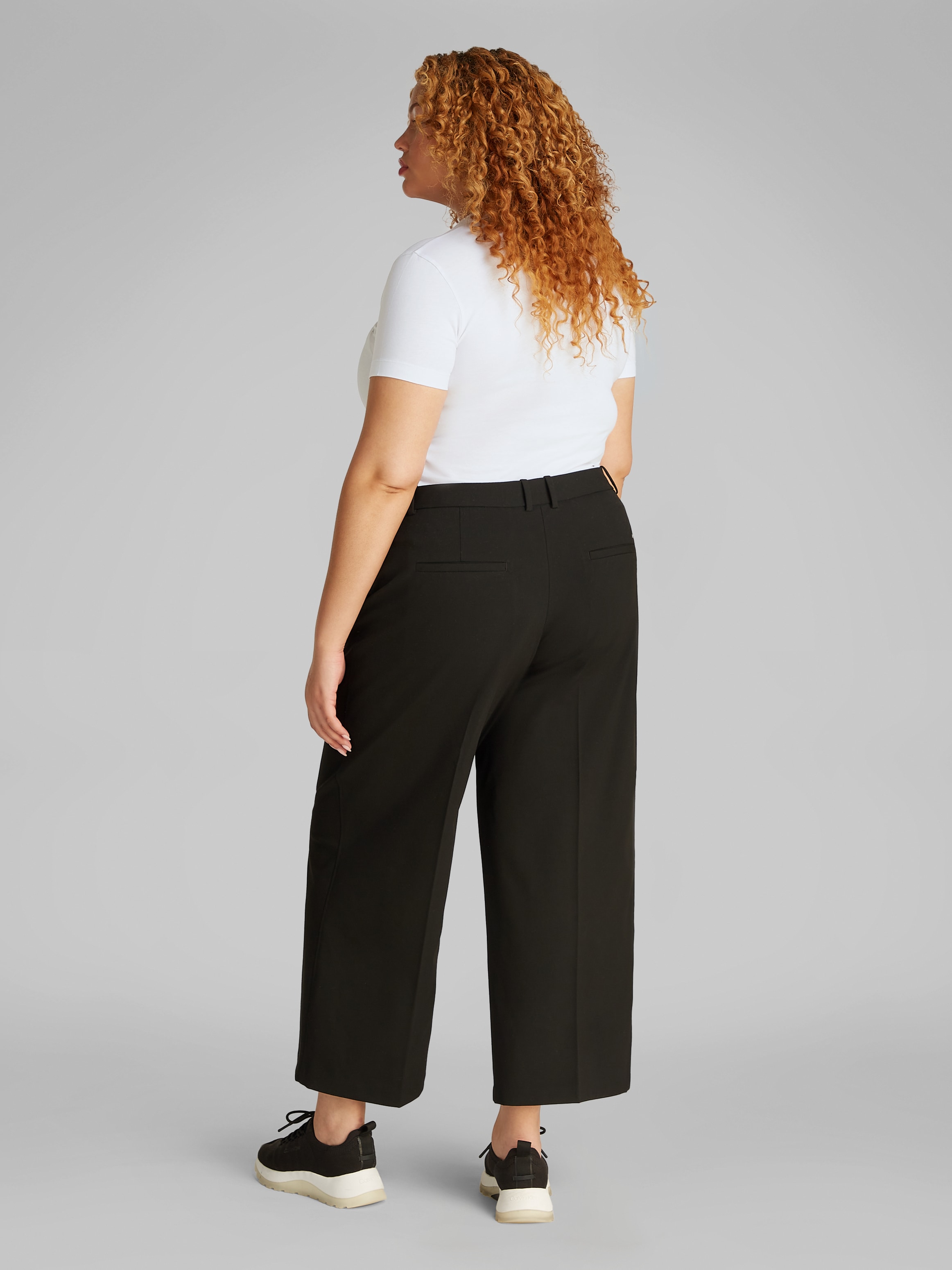 Calvin Klein Jeans Plus T-Shirt »PLUS 2-PACK MONOLOGO V-NECK TEE«, (Packung, 2 tlg.), in großen Größen