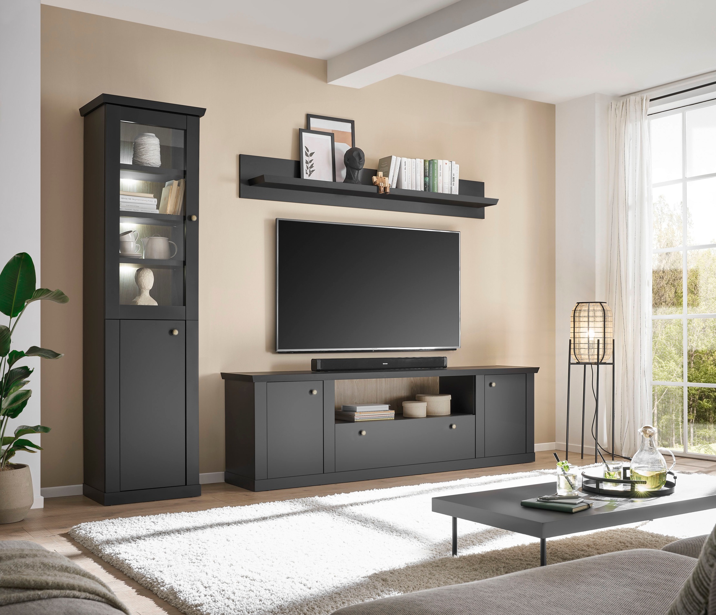 Home affaire Lowboard »Lincoln, moderner TV-Schrank, schwarze Kommode, TV-Unterschrank« edles Design, messingfarbene Knopfgriffe, in 2 Größen verfügbar