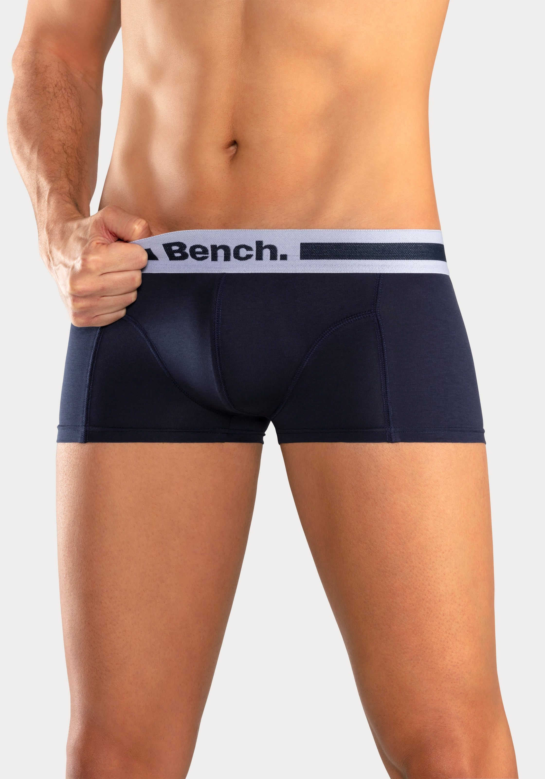 Bench. Hipster, (Packung, 4 St.), knapp sitzende Boxershorts aus Baumwollmischung