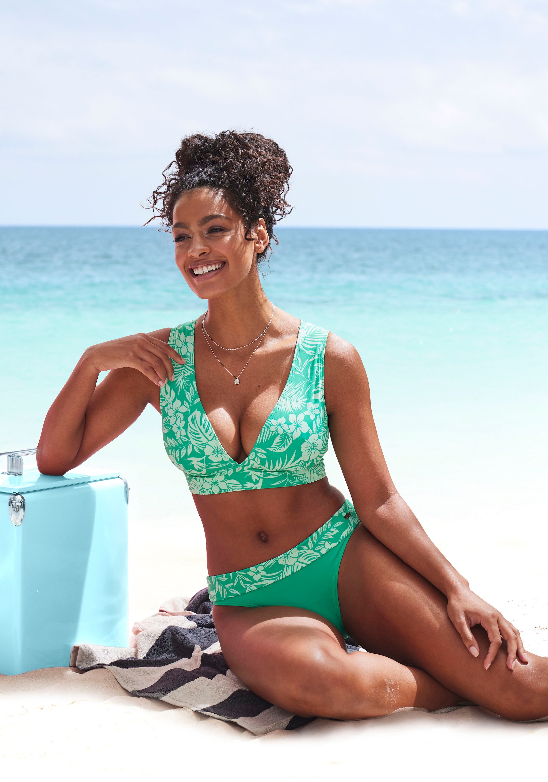 Venice Beach Bikini-Hose »Moloka«, mit bedrucktem Umschlag
