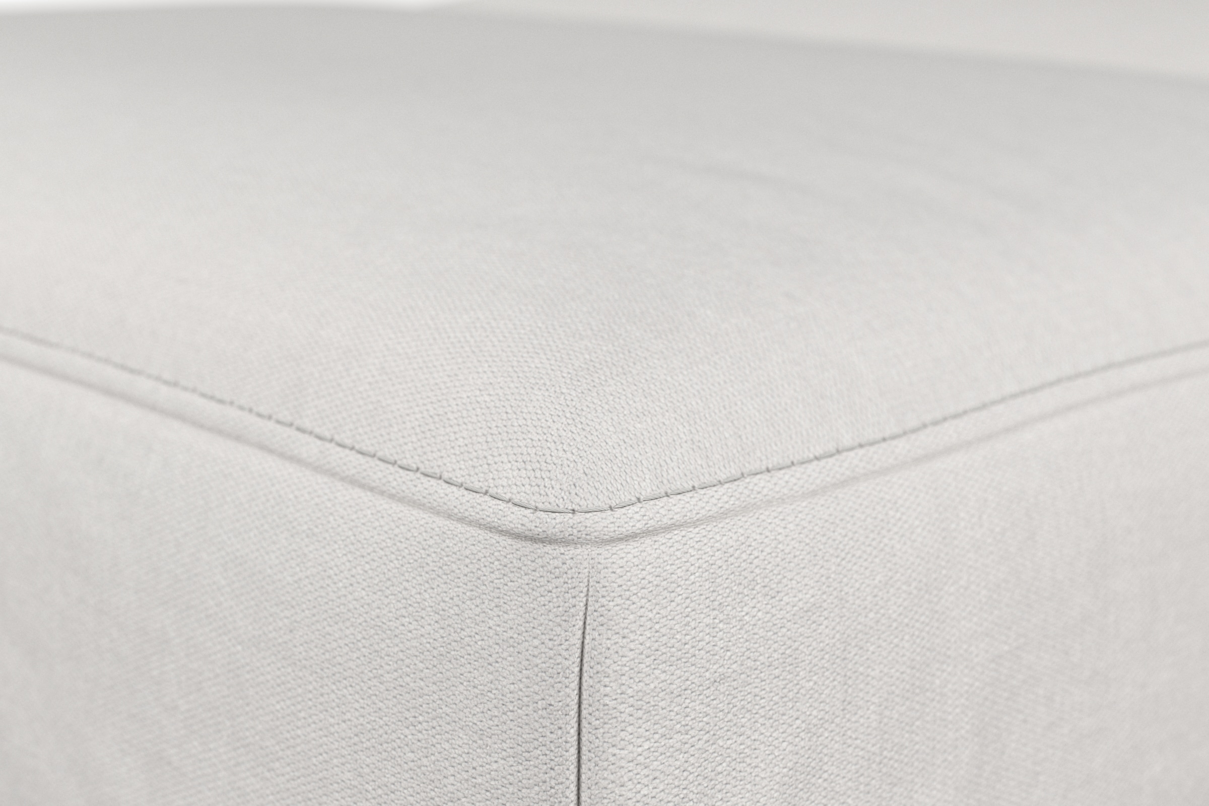 sit&more Polsterhocker »Dundee«, mit Klappfunktion, Federkern und hochwertigen Massivholzfüßen