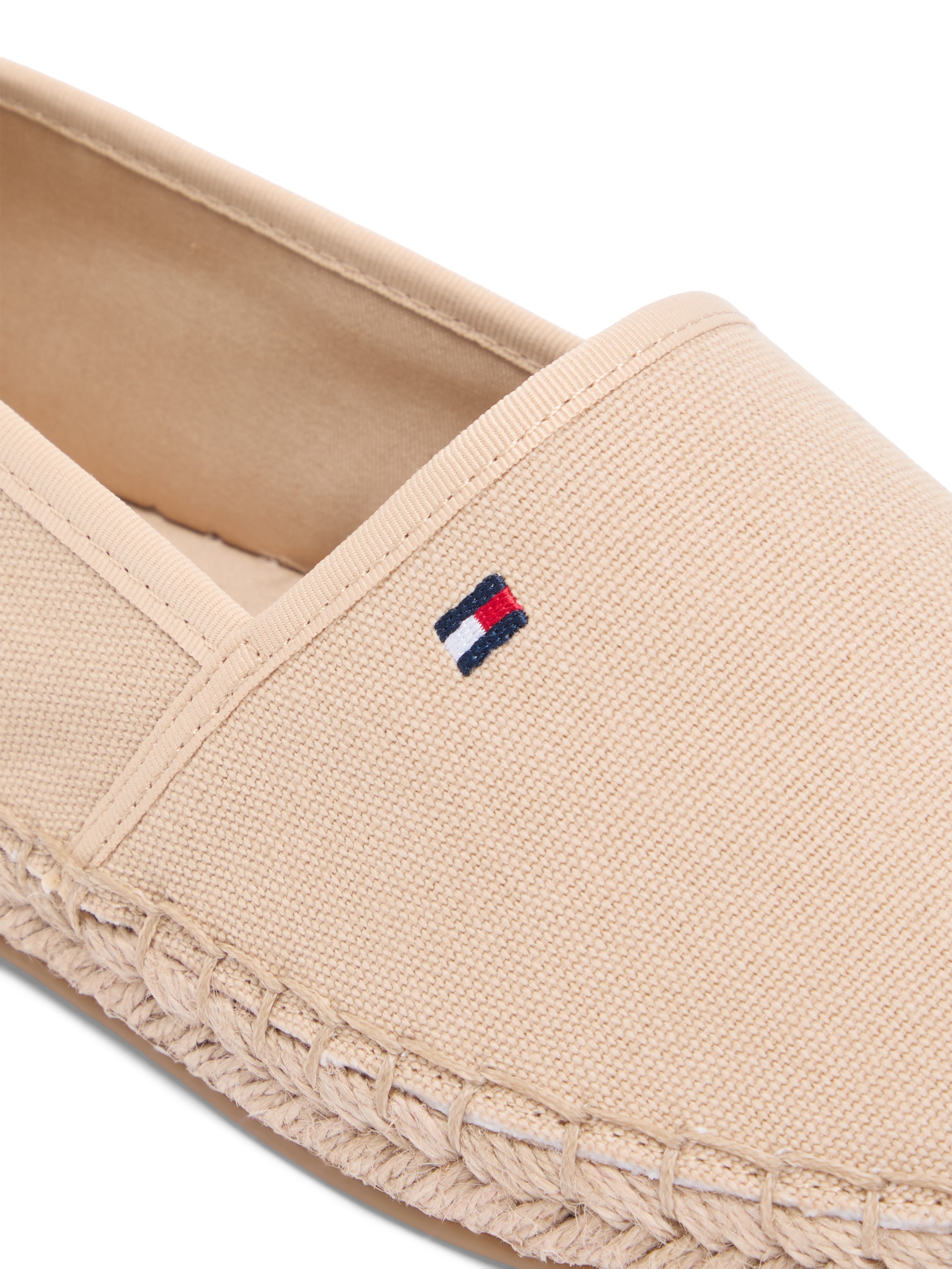 Tommy Hilfiger Espadrille »FLAG CANVAS ESPADRILLE«  ,Slipper, Flats, Bequemschuh, Jutebezug und Ziernähten, schmale Form