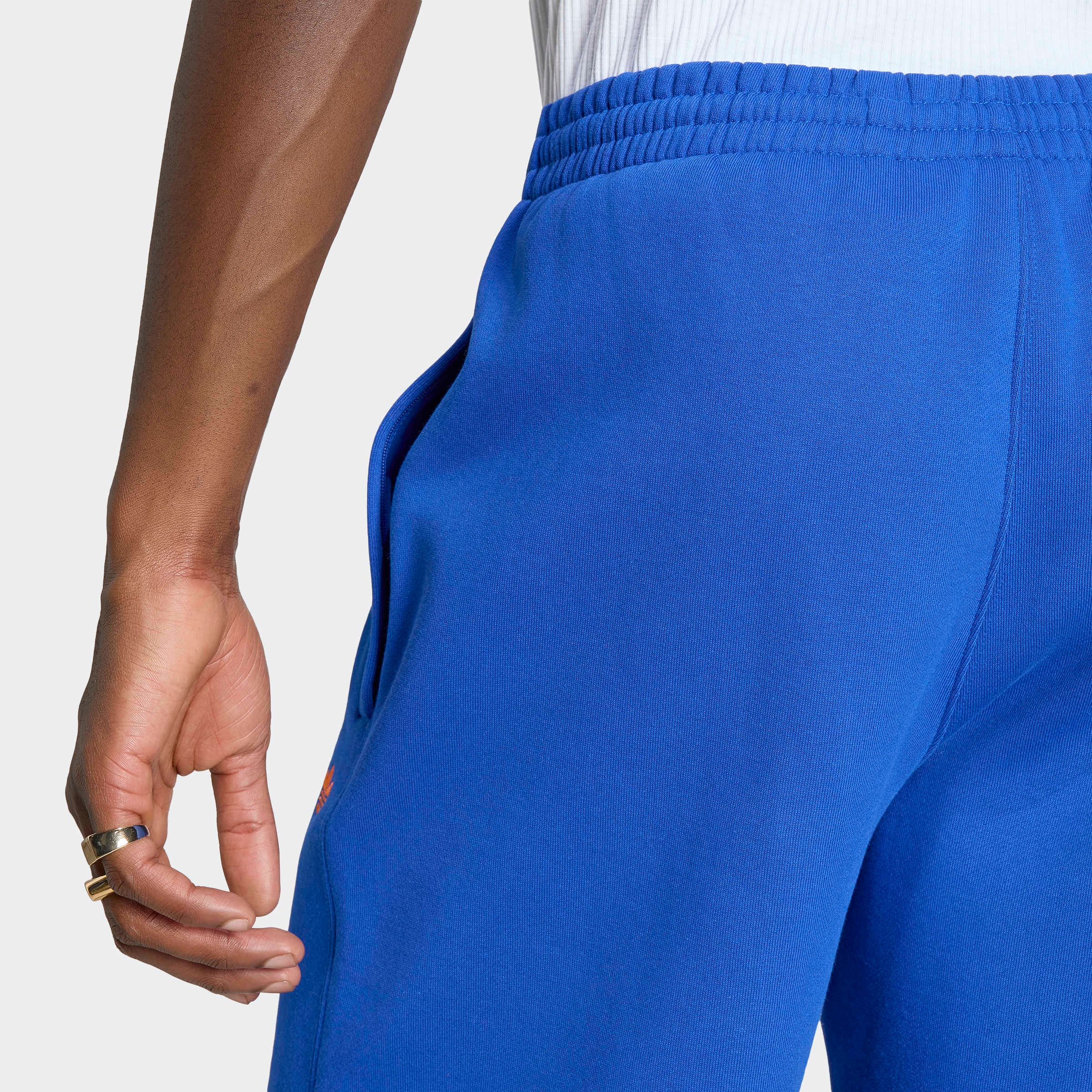 adidas Originals Shorts »TREFOIL ESSENTIALS FLEECE-, 18 CM«  sportliche Shorts, für Erwachsene