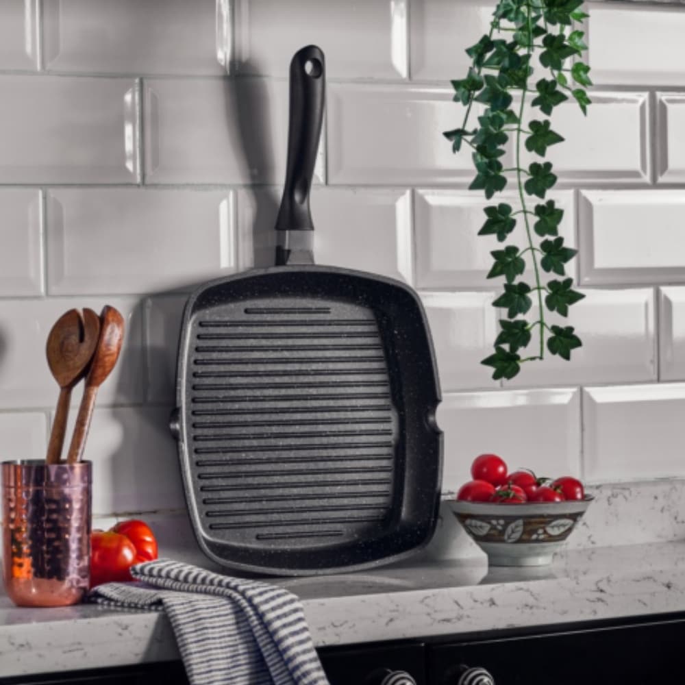 RESTO Kitchenware Grillpfanne »Meridiana, quadratische Steak Pfanne mit Ausguss«, Aluminiumguss, (1 tlg.), Bratpfanne, Eckpfanne mit Marmor-Antihaftbeschichtung