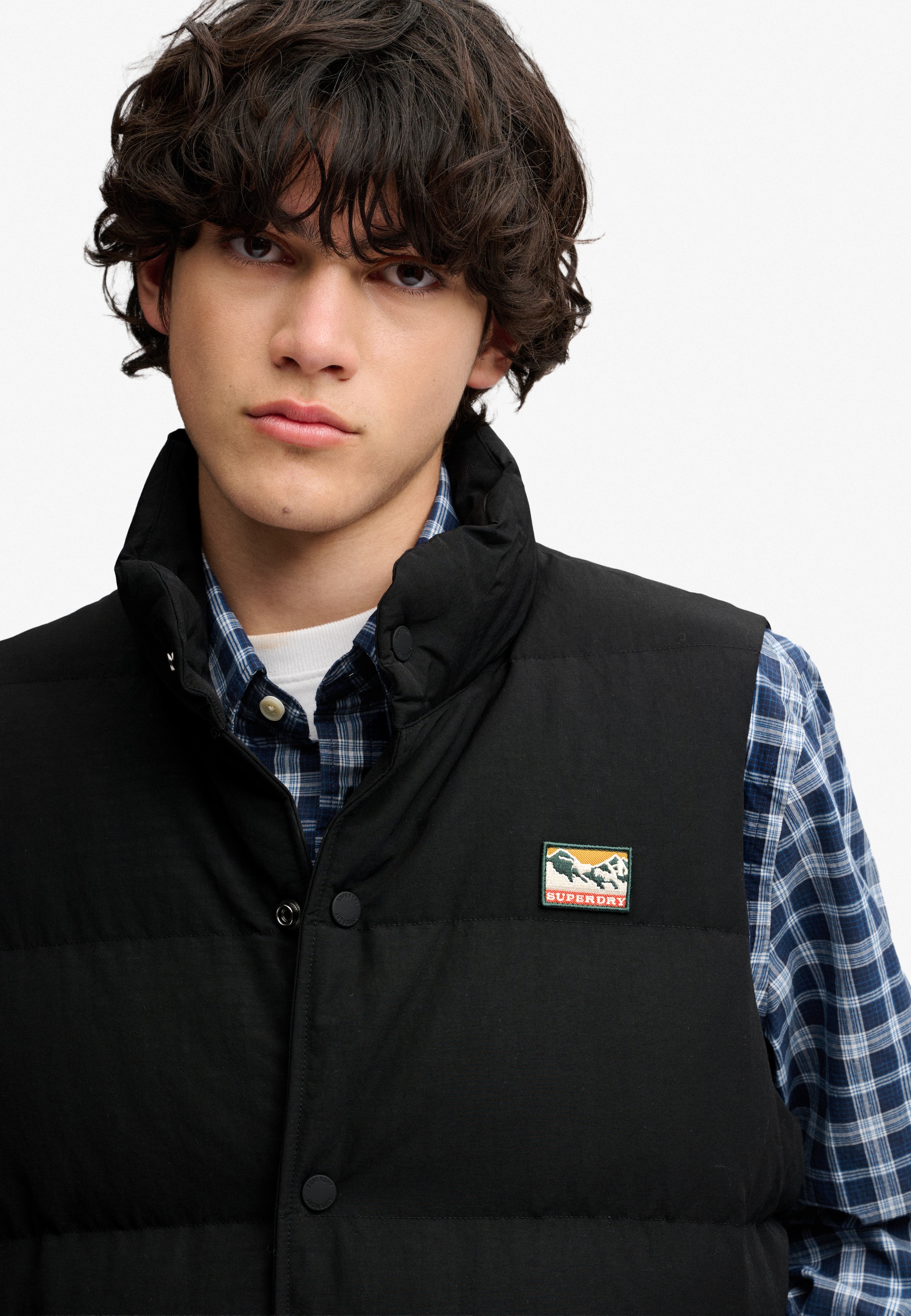 Superdry Steppweste »NON HOOD SHORT EVEREST GILET« mit Obermaterial aus Nylon, Regular Fit, in normaler Länge