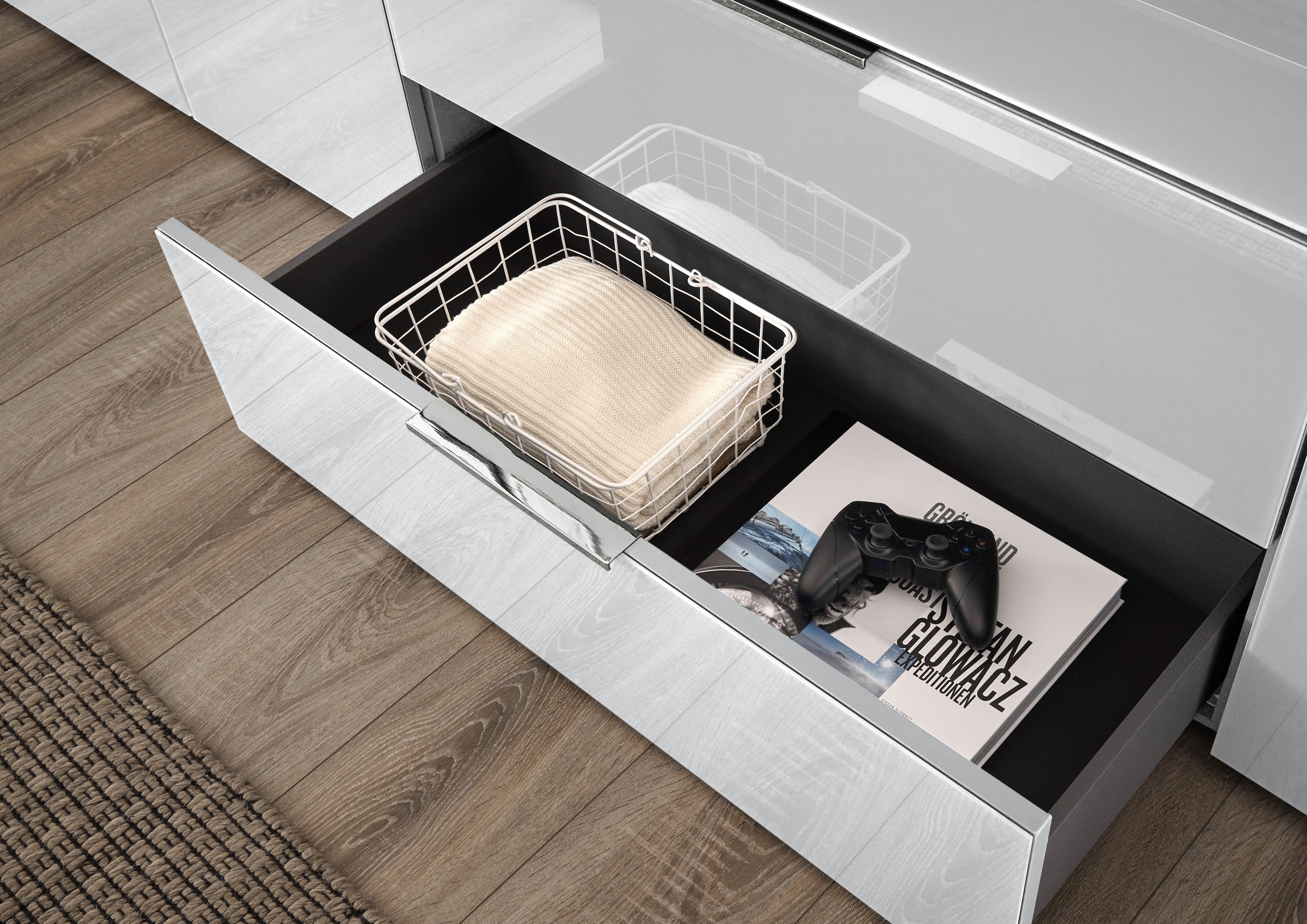 HBZ Kommode »Santorin Mehrzweckschrank mit Schubkästen, BxHxT 90x99x40 cm«, (1 St.), Mit 4 Schubkästen mit Softclose, Glasfront und Glasoberboden