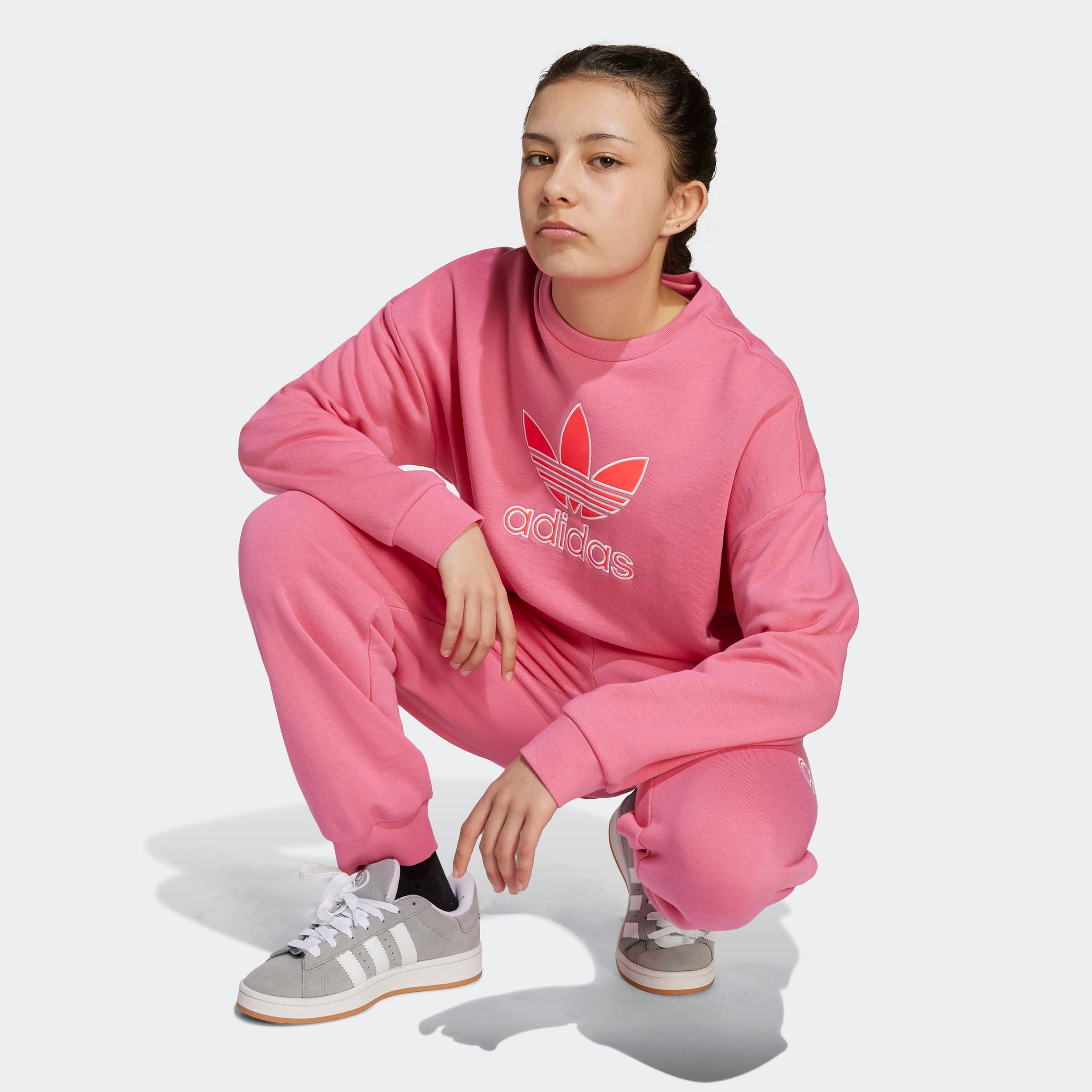 adidas Originals Sweatshirt »TREFOIL CREW«, sportlicher Stil, lockerer Schnitt, aus Baumwollmischung
