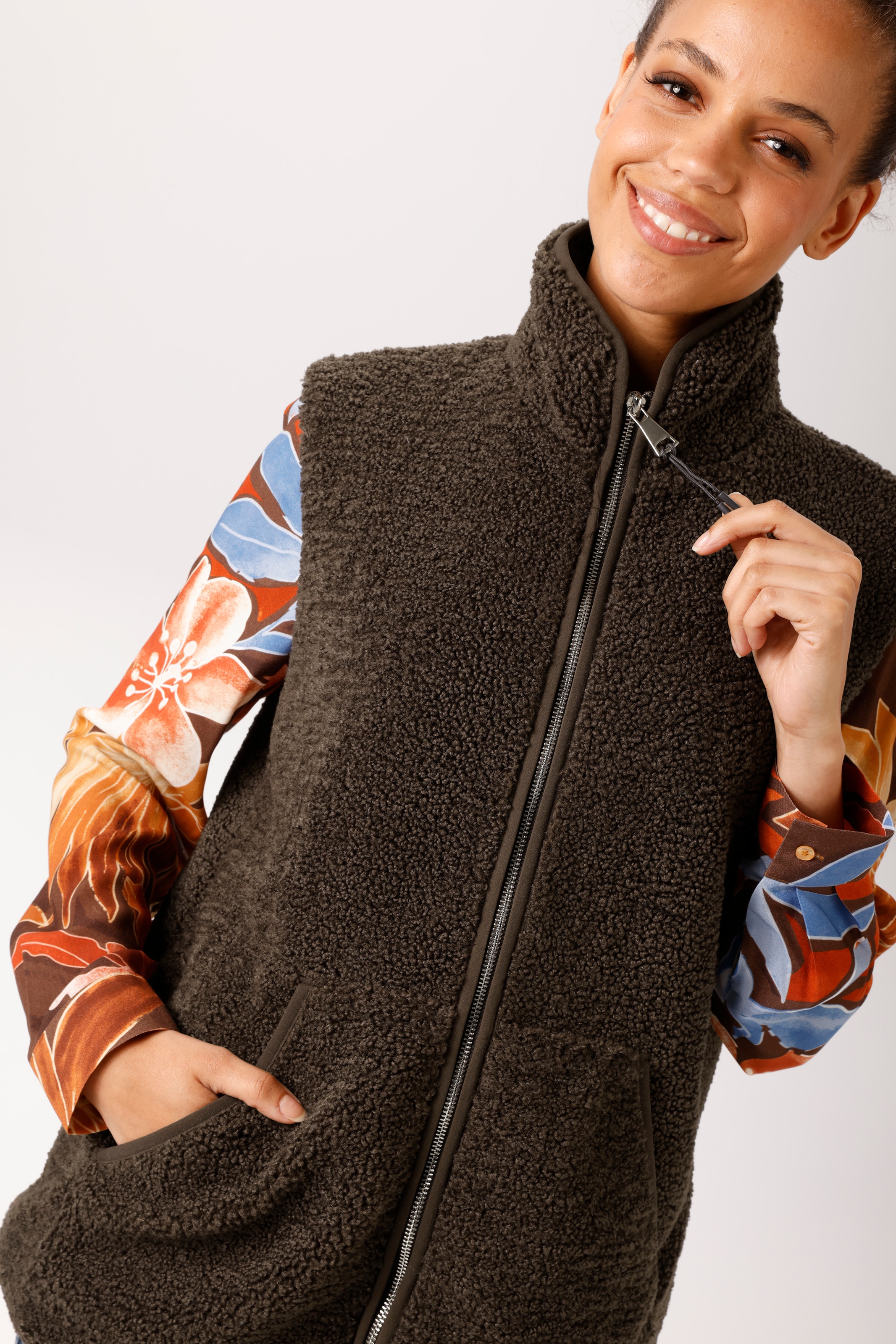 Aniston CASUAL Plüschweste mit Stehkragen - NEUE KOLLEKTION