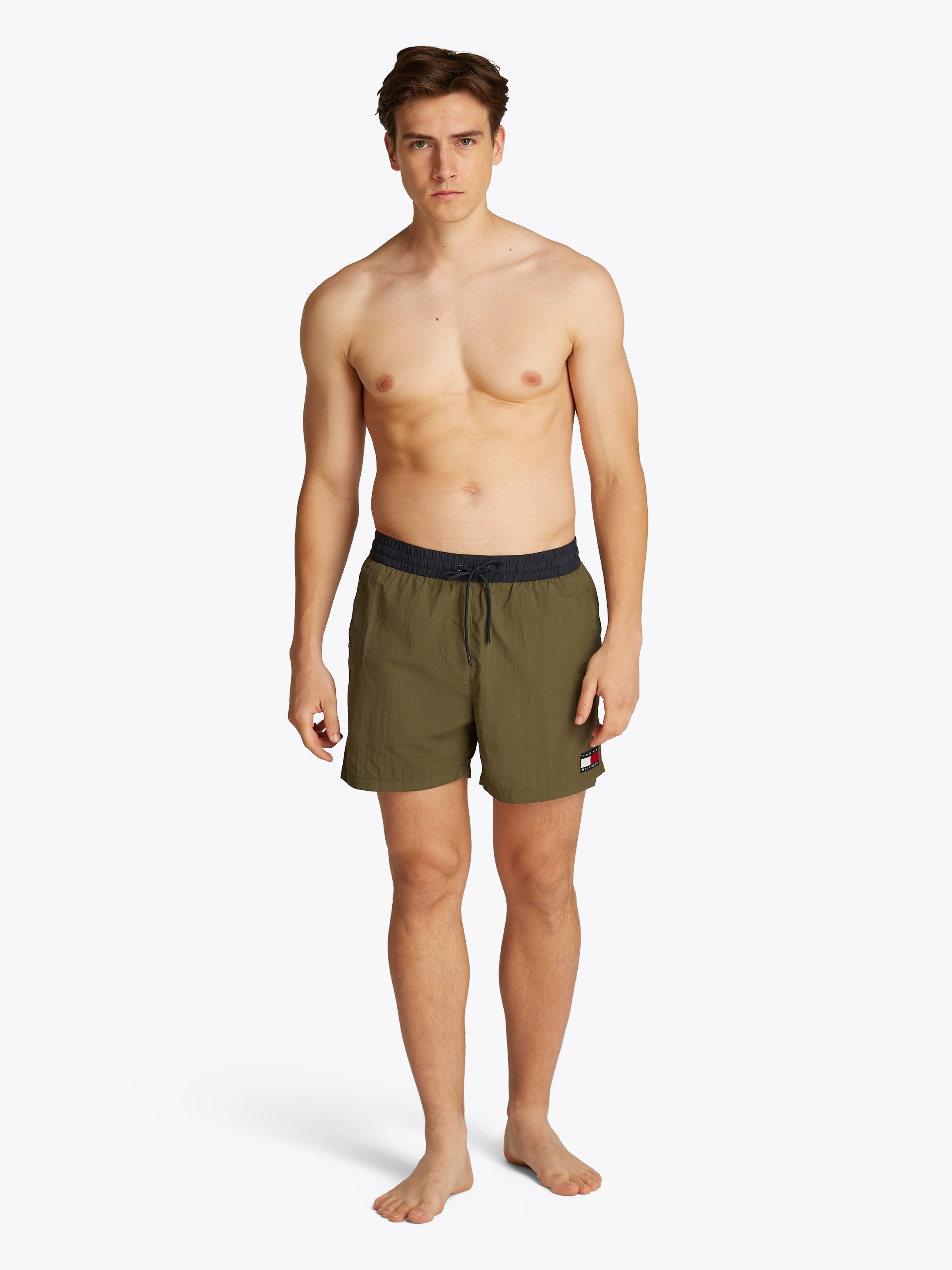 Tommy Hilfiger Swimwear Badeshorts »MEDIUM DRAWSTRING«, mit Logo-Patch, mit kontrastfarbenem Bund