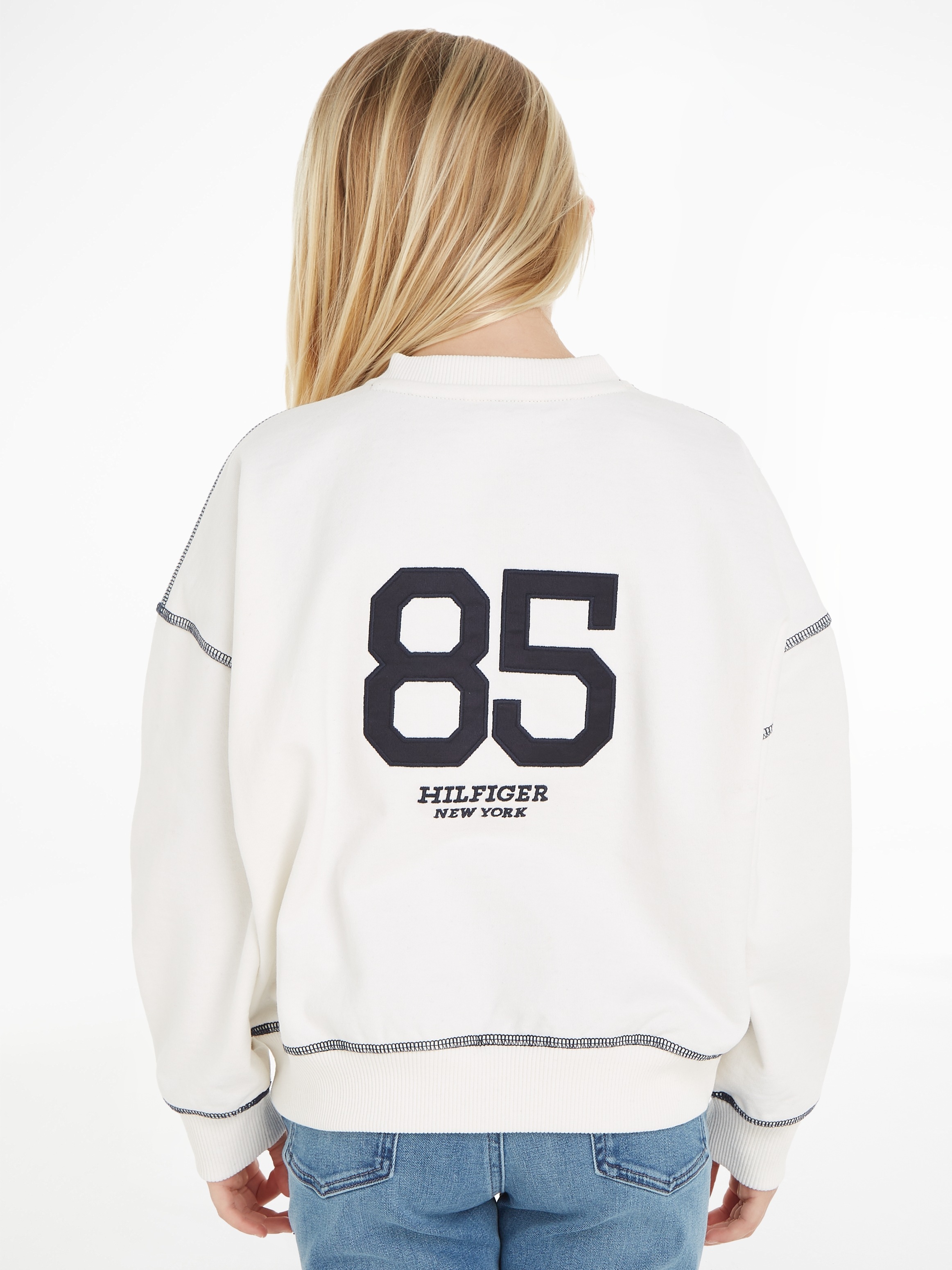 Tommy Hilfiger Sweatshirt »HILFIGER SCRIPT 85 SWEATSHIRT«, mit großem Logo auf der Rückseite