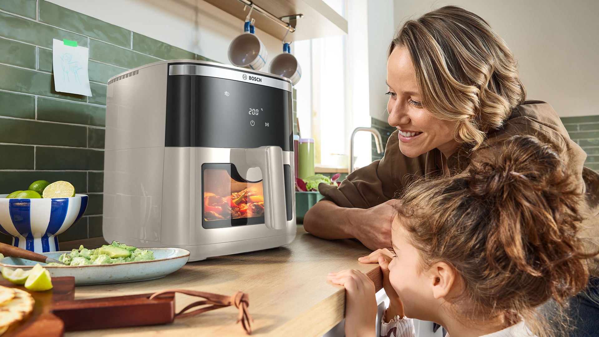 BOSCH Heißluftfritteuse »Air Fryer Serie 6, MAF671B0, 7,2l, Sichtfenster, 7 Programme, schwarz« 1800 W Innenlicht, Schüttelalarm, Korb spülm.geeignet