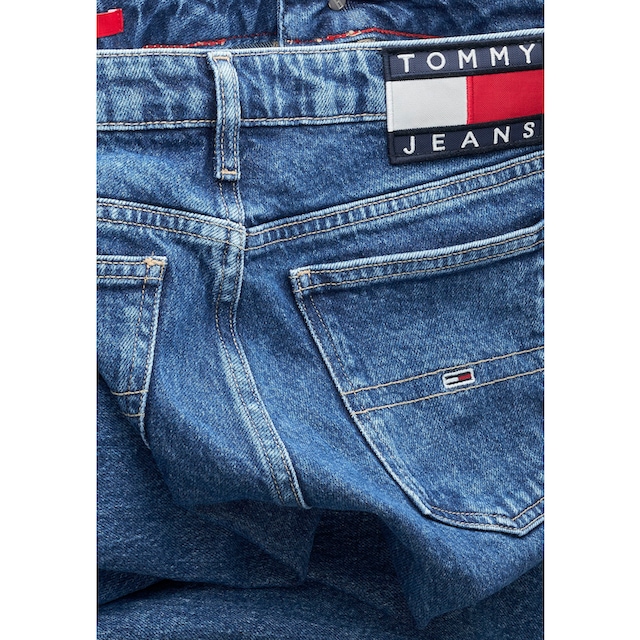 Tommy Jeans Schlagjeans, mit Tommy Jeans Logobadge bei ♕