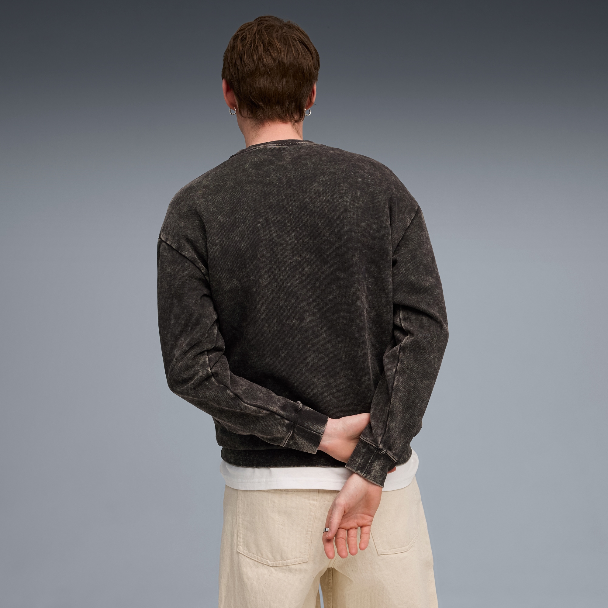 PUMA Langarmshirt »ESS ELEVATED RELAXED WASH CREW FL« sportlicher Stil