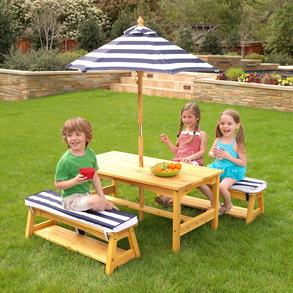 KidKraft® Kindersitzgruppe »Gartentischset hellbraun«, mit Sitzauflagen und Sonnenschirm, marineblau-weiß gestreift