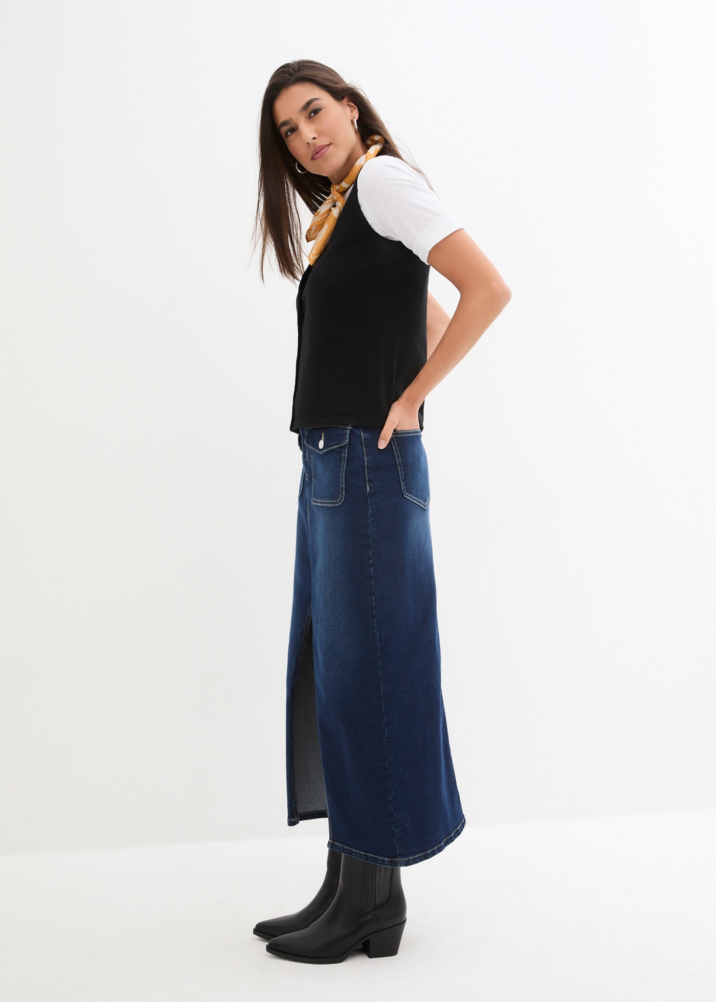 bonprix Strickweste »Feinstrick-Weste mit Knöpfen« aus Baumwollmischung, Slim fit Passform, mit Knopfleiste, unifarben