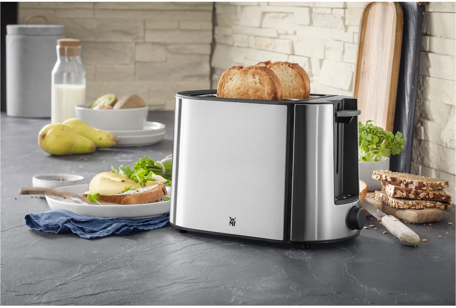 WMF Toaster »Bueno Pro, 2-Scheiben-Toaster mit integriertem Brötchenaufsatz«, 2 kurze Schlitze, für 2 Scheiben, 870 W, 6 Bräunungsstufen, Brotzentrierung, Krümelschublade, Cromargan Gehäuse